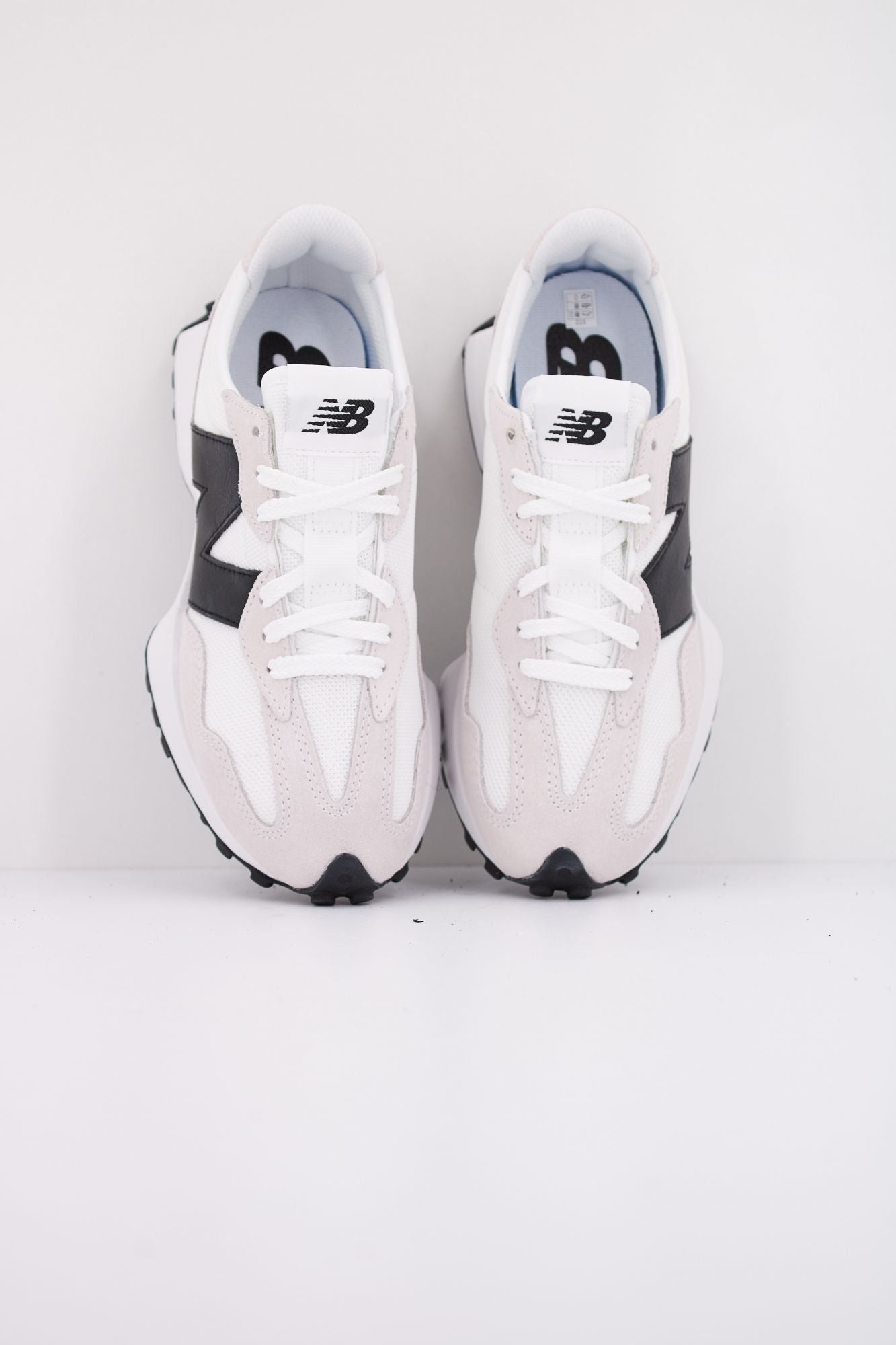 NEW BALANCE MS327 CWB en color BEIS (3)