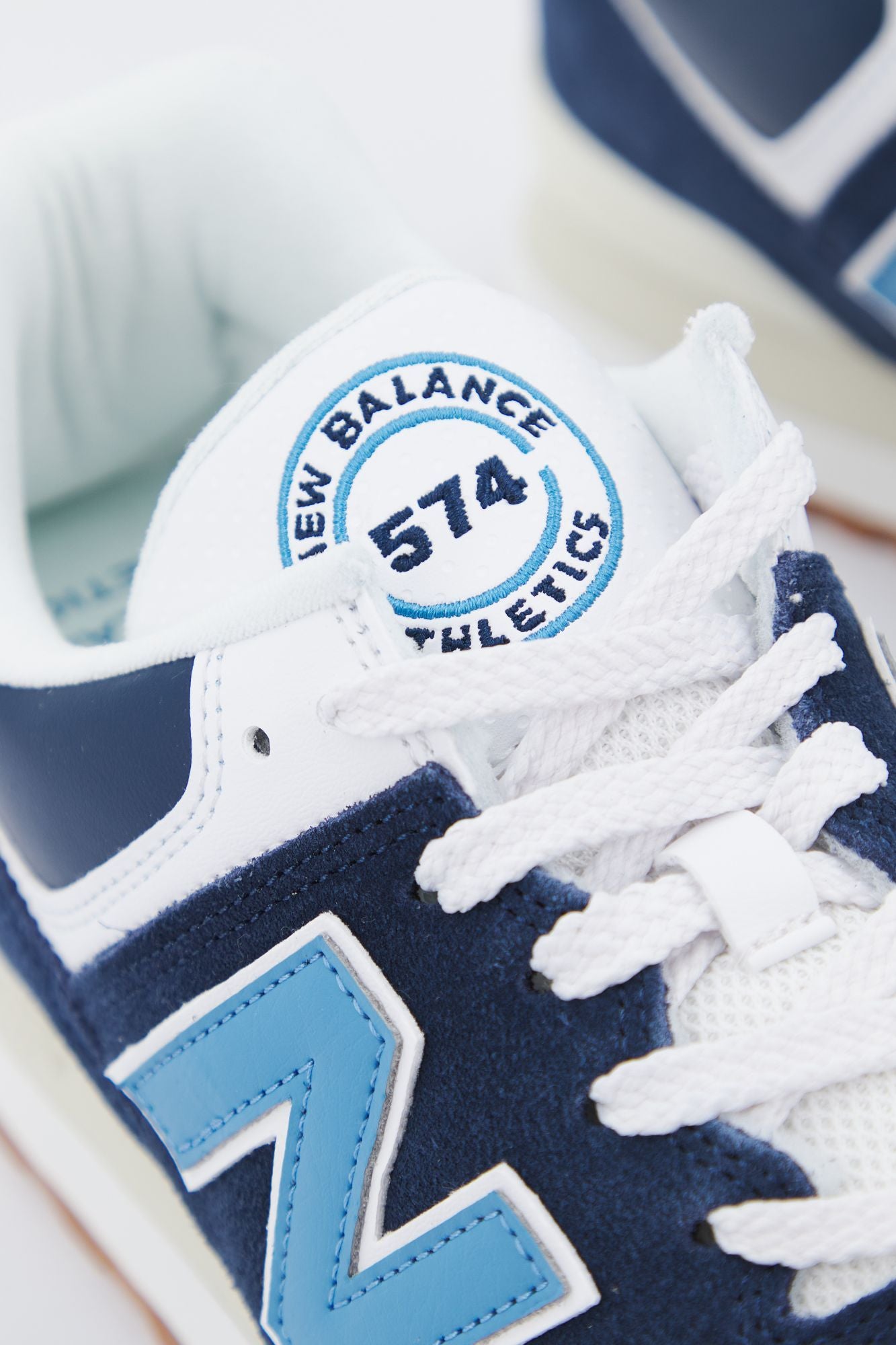 NEW BALANCE U574 BU2 en color AZUL (4)