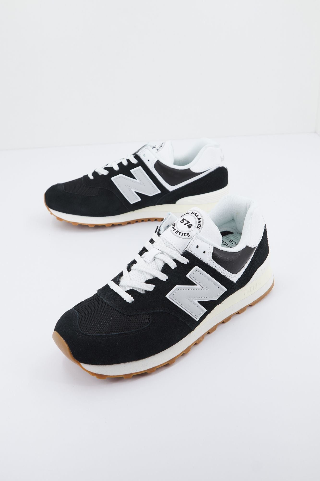 NEW BALANCE U574 UG2 en color NEGRO (2)