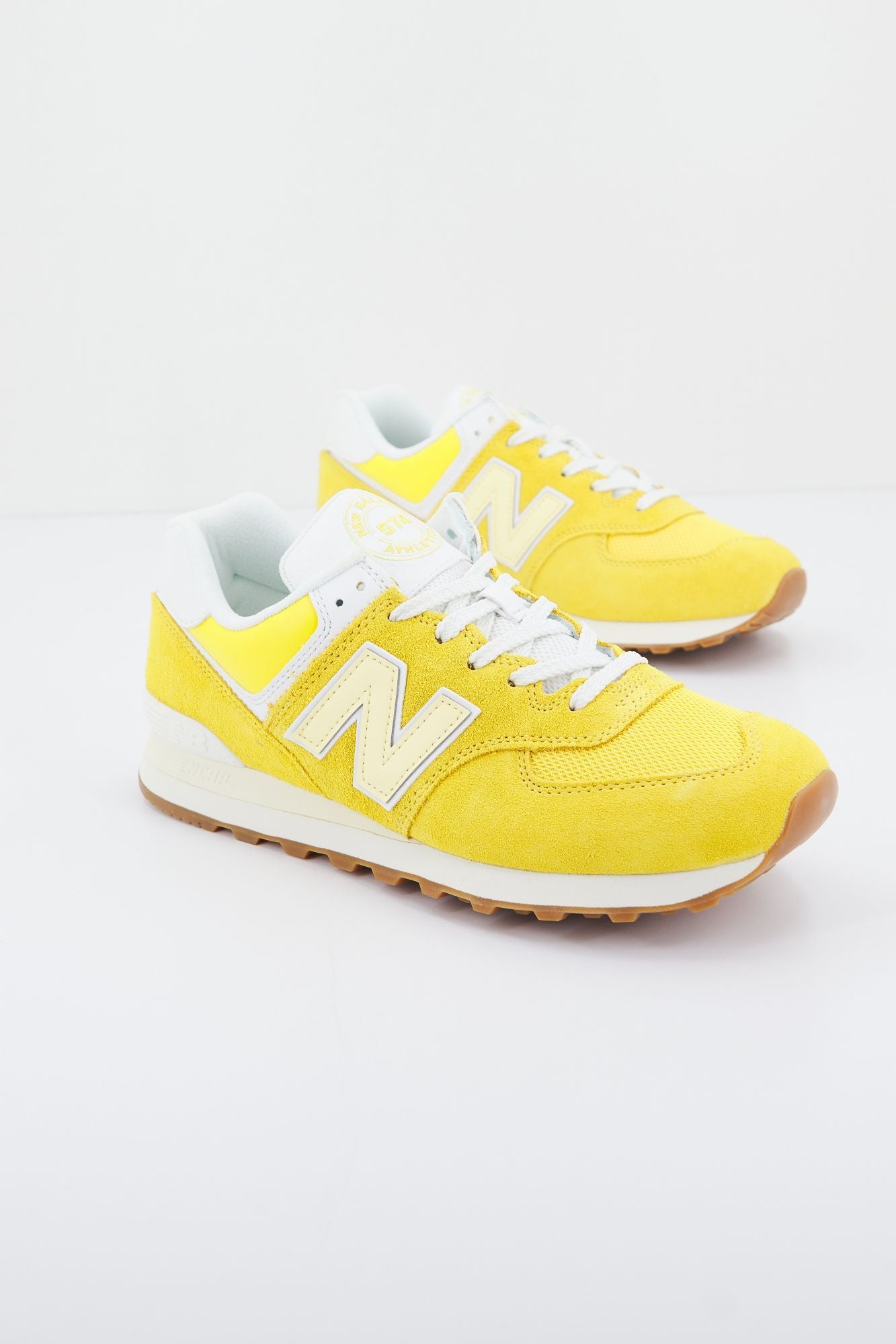 NEW BALANCE U574 YK2 en color AMARILLO (1)