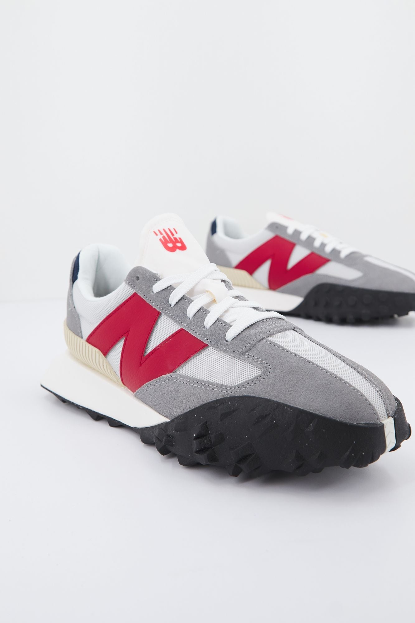 NEW BALANCE UXC72 en color GRIS (1)