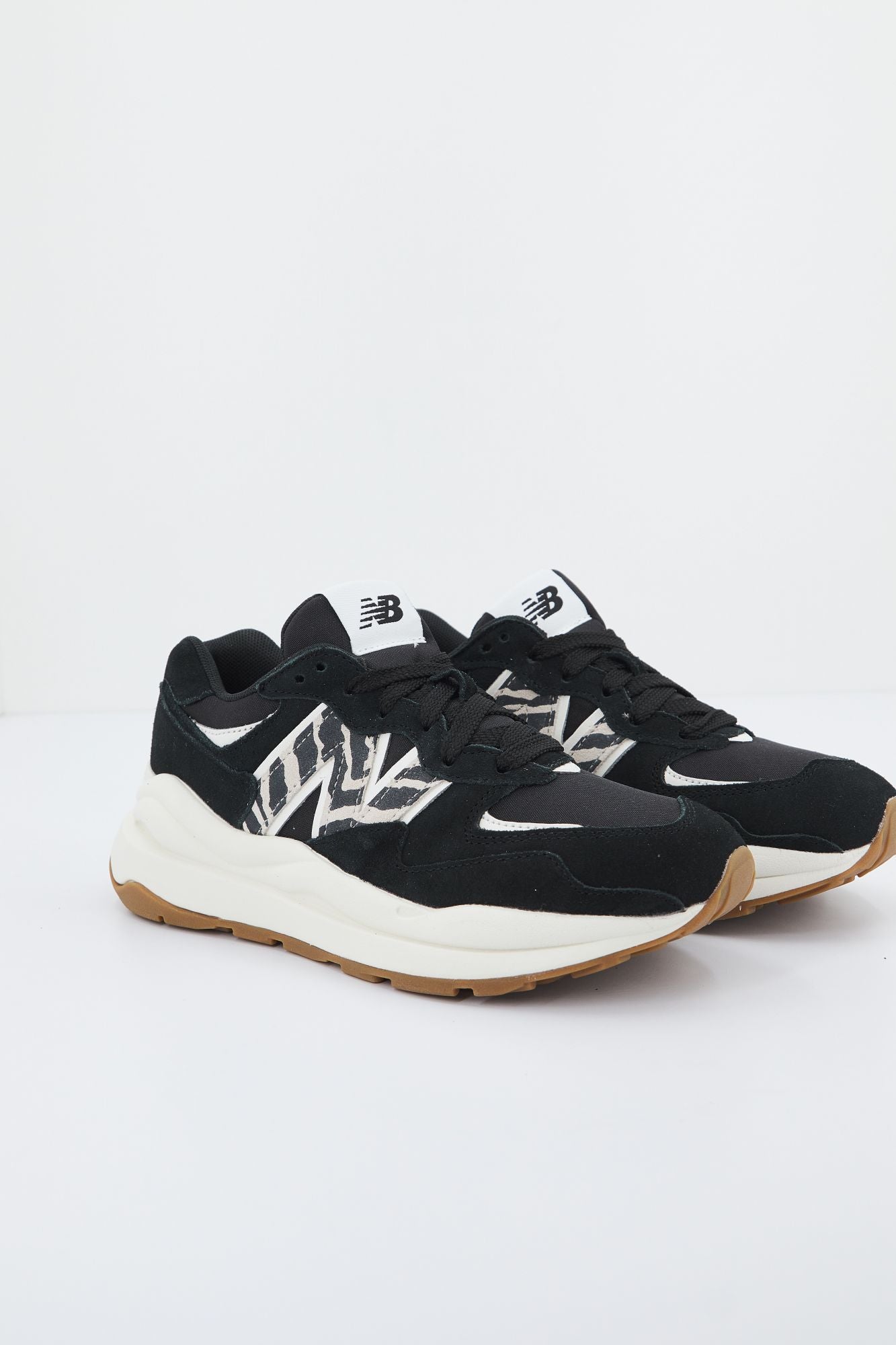 NEW BALANCE W5740 APA en color NEGRO (1)