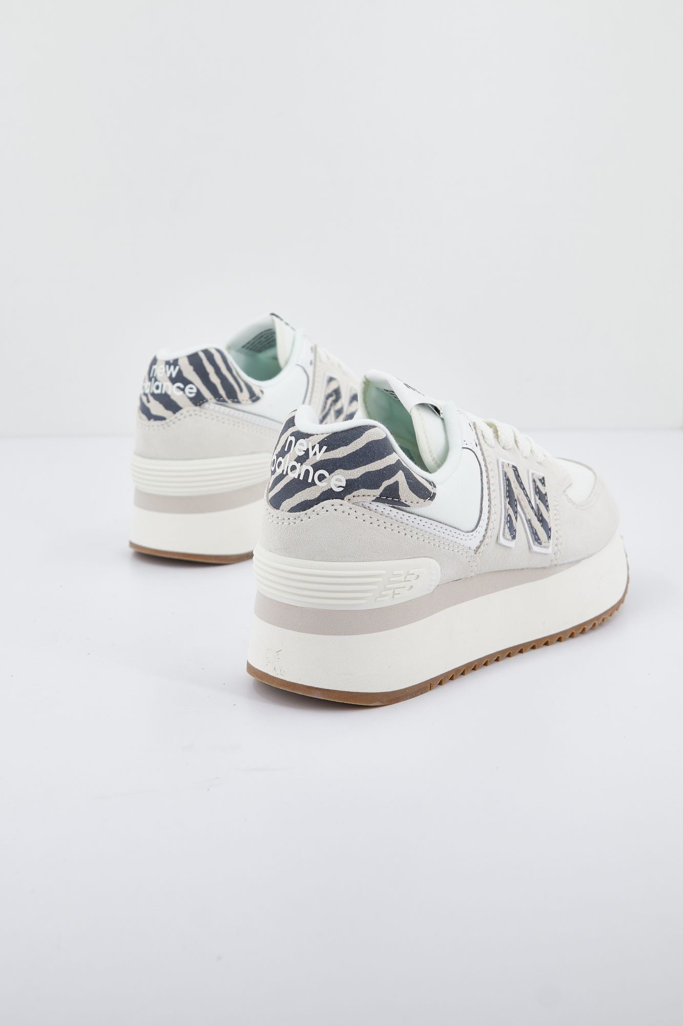 NEW BALANCE WL574 ZDD en color BLANCO (3)