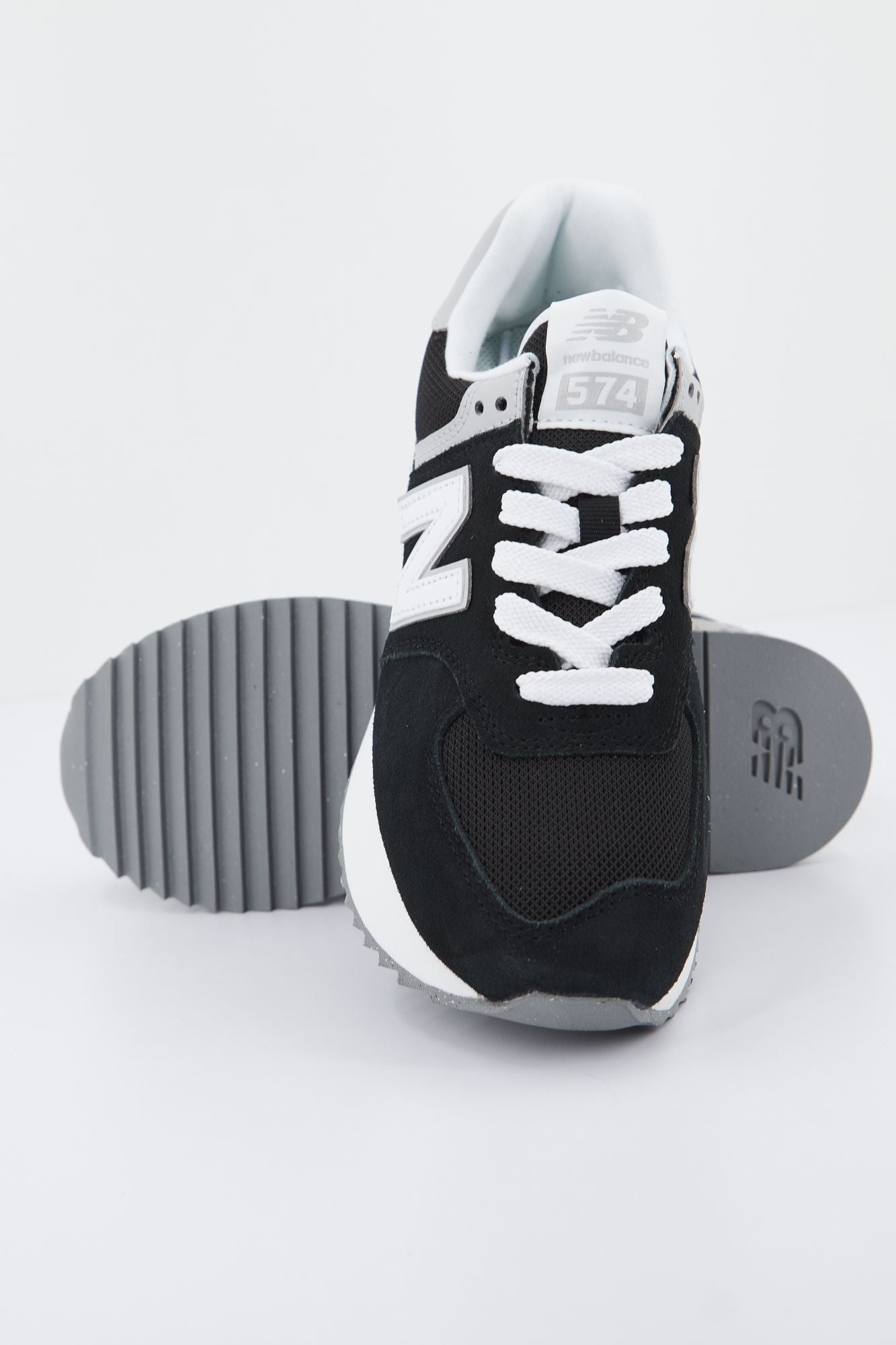 NEW BALANCE WL574 ZSA en color NEGRO (4)