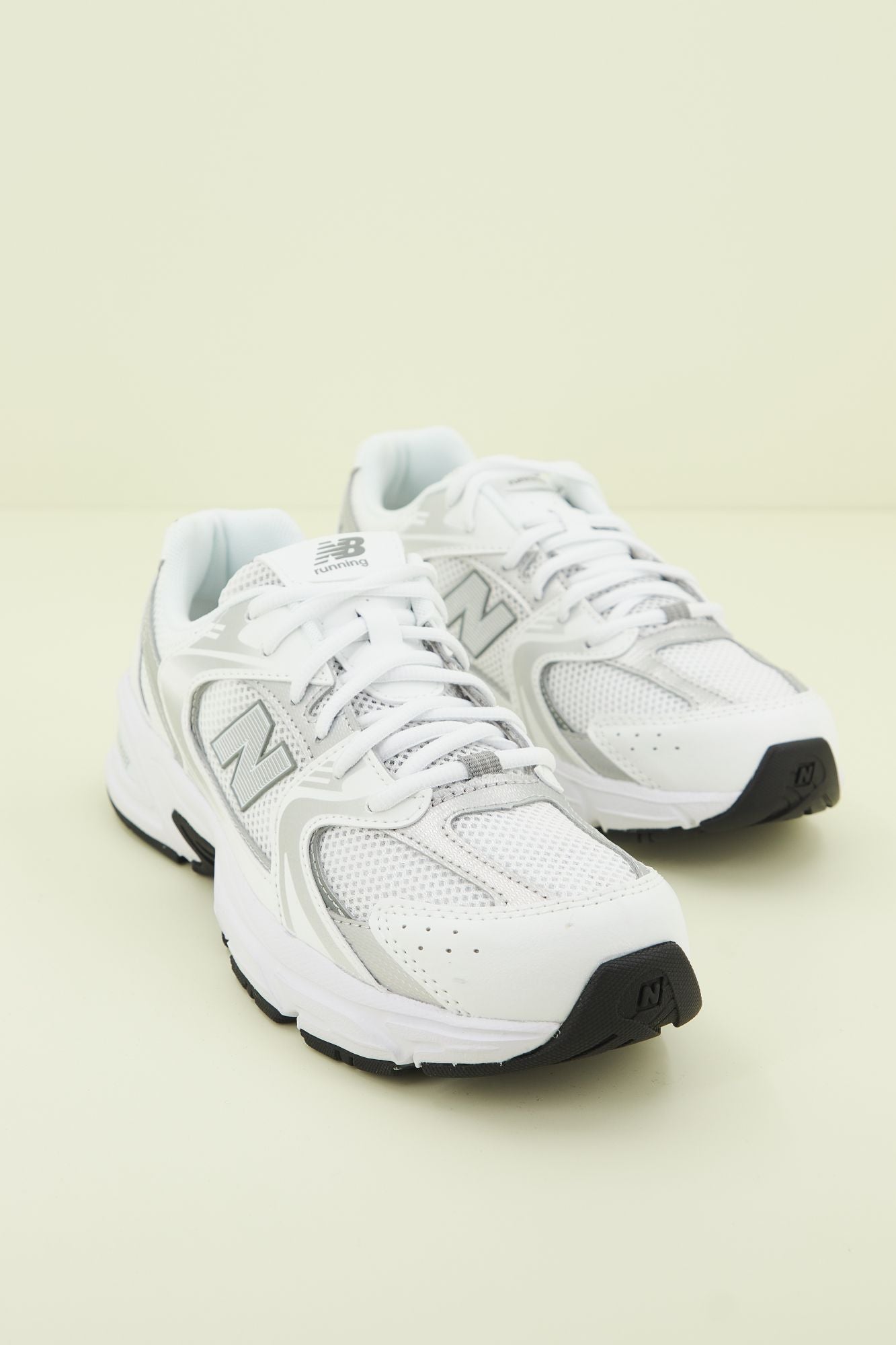 NEW BALANCE GR530 AD en color BLANCO (2)