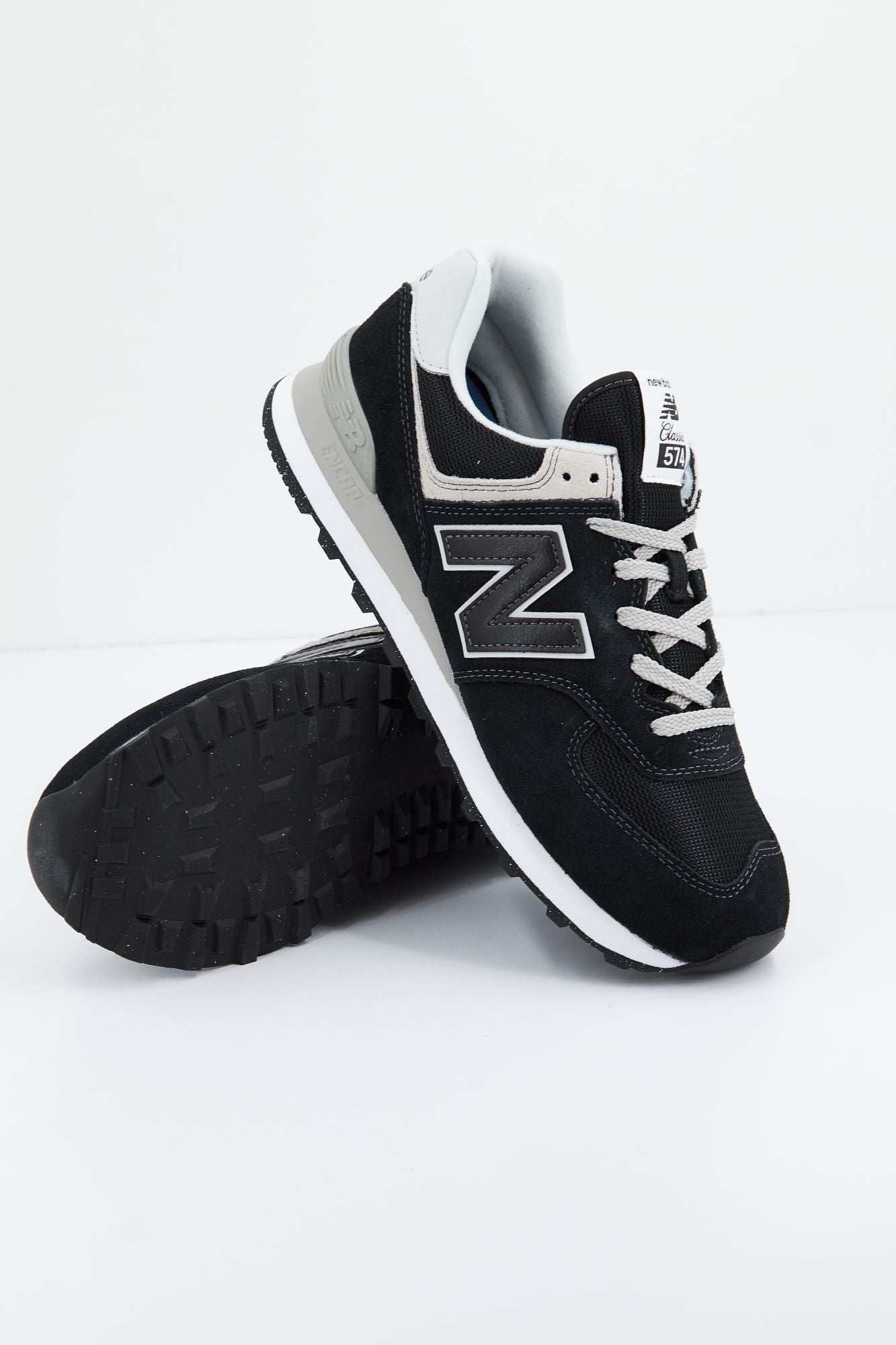 NEW BALANCE ML574 EVB en color NEGRO (4)