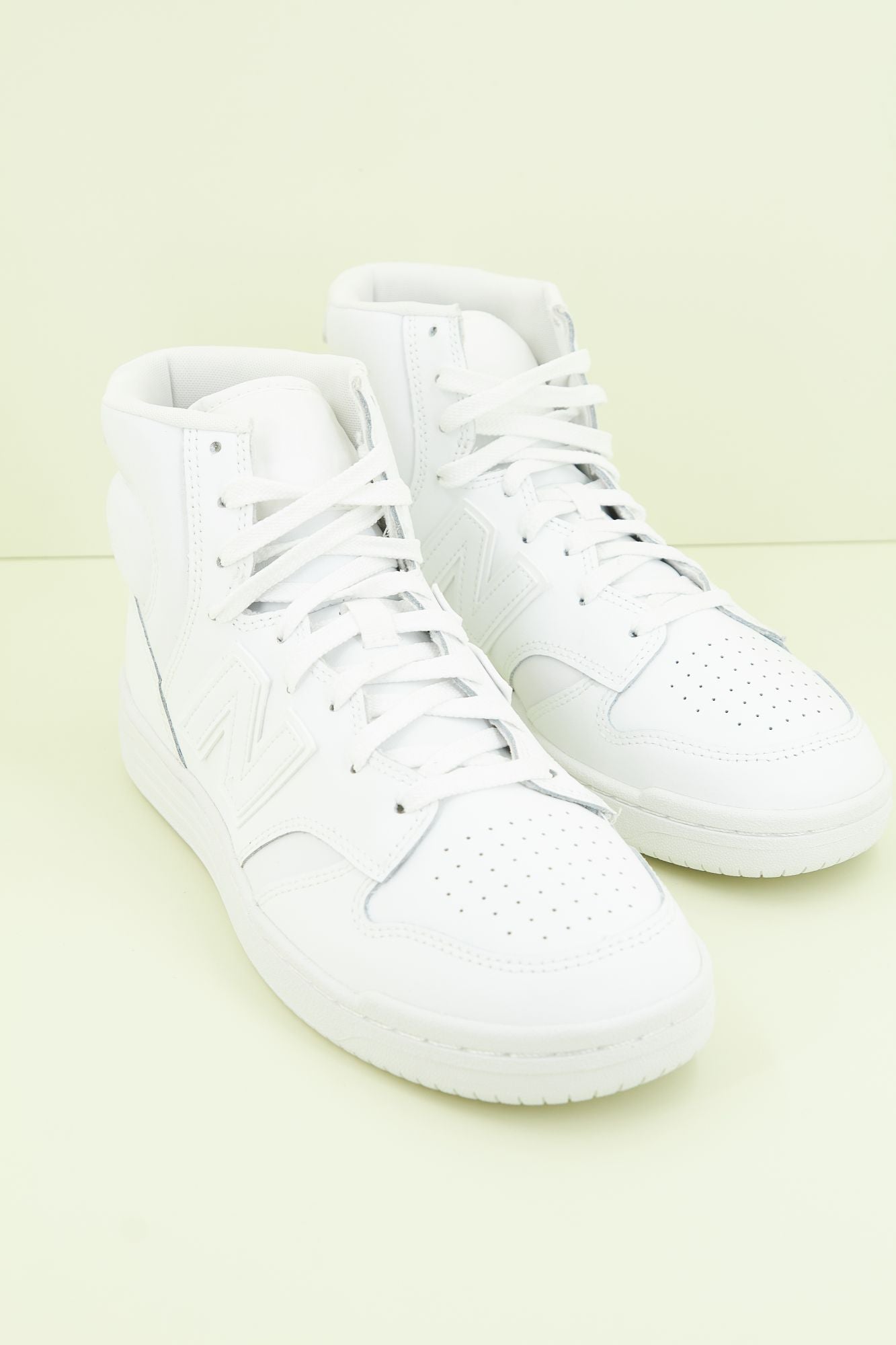 NEW BALANCE BB480 COC en color BLANCO (2)