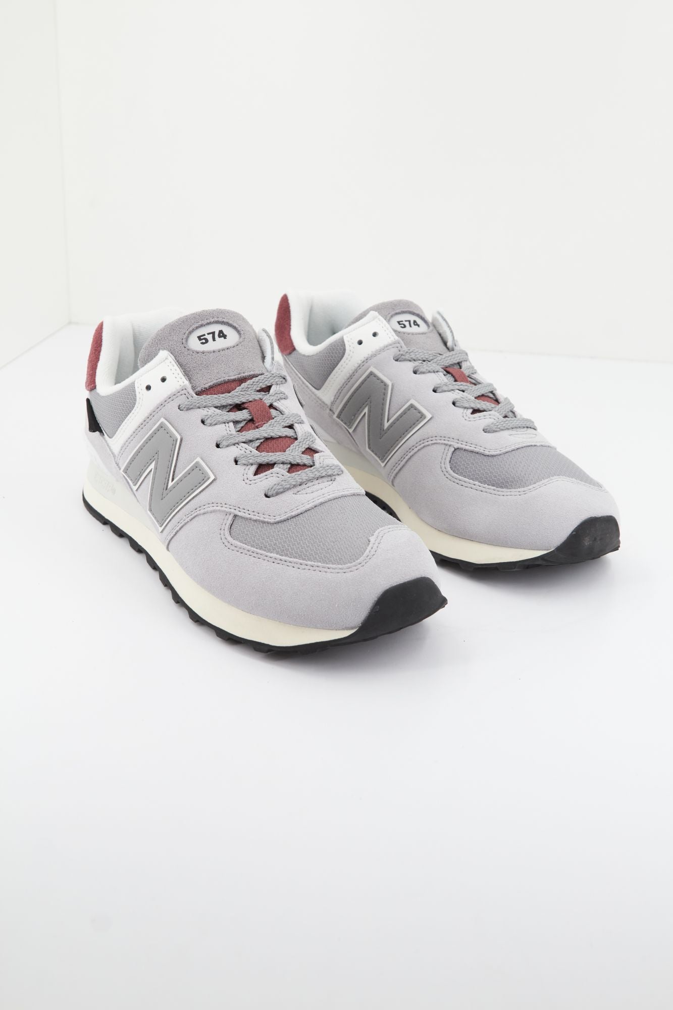 NEW BALANCE U574 KBR en color GRIS (3)