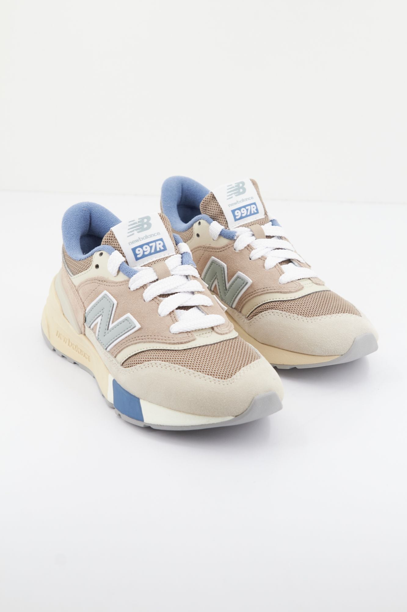 NEW BALANCE U997RBC en color BEIS (3)
