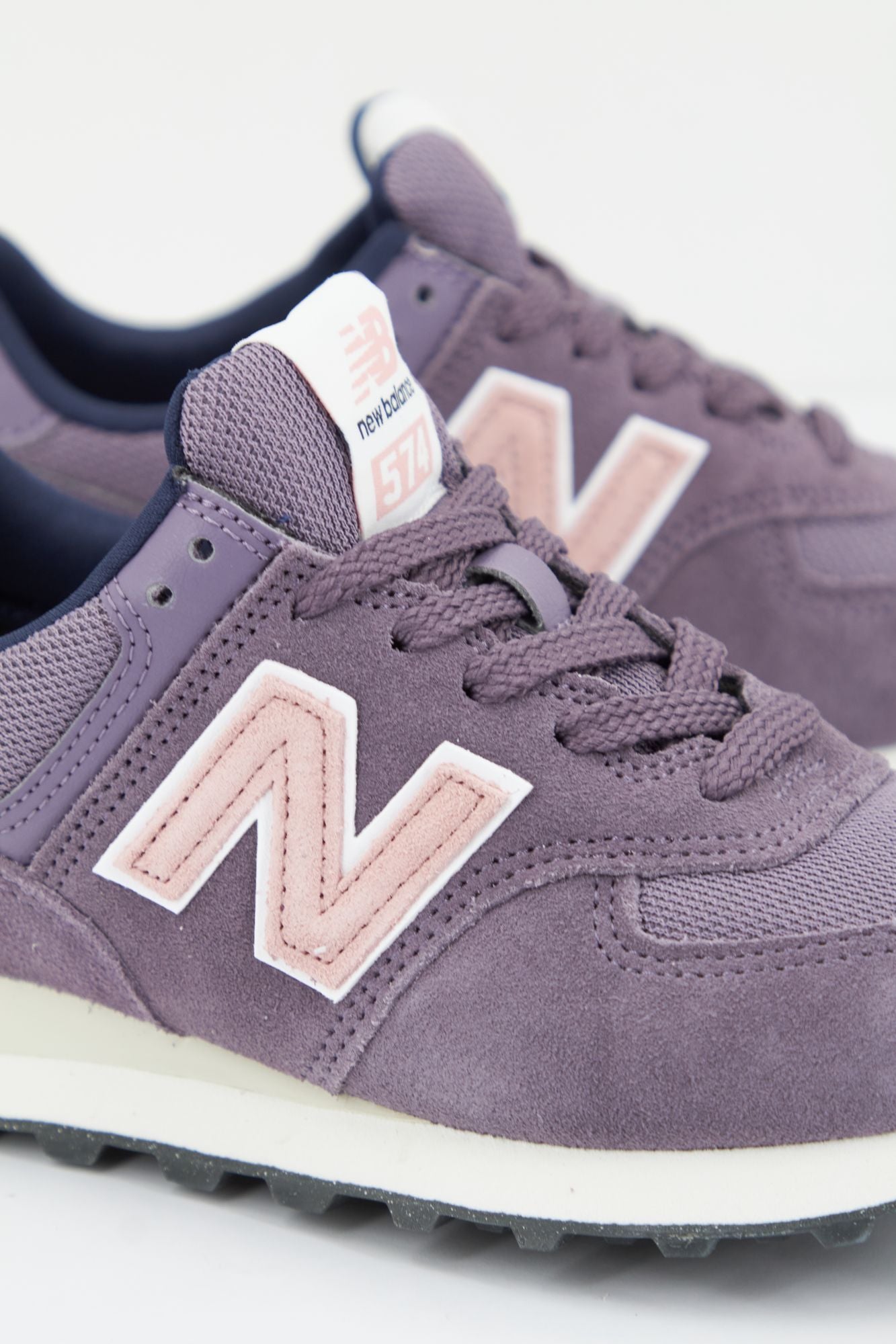 NEW BALANCE WL574 TP2 en color VIOLETA (4)