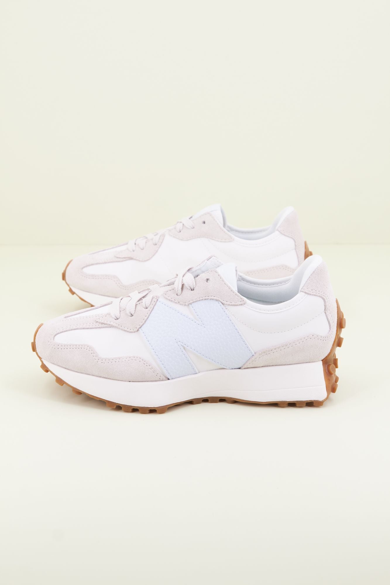 NEW BALANCE WS327OT en color BEIS (1)
