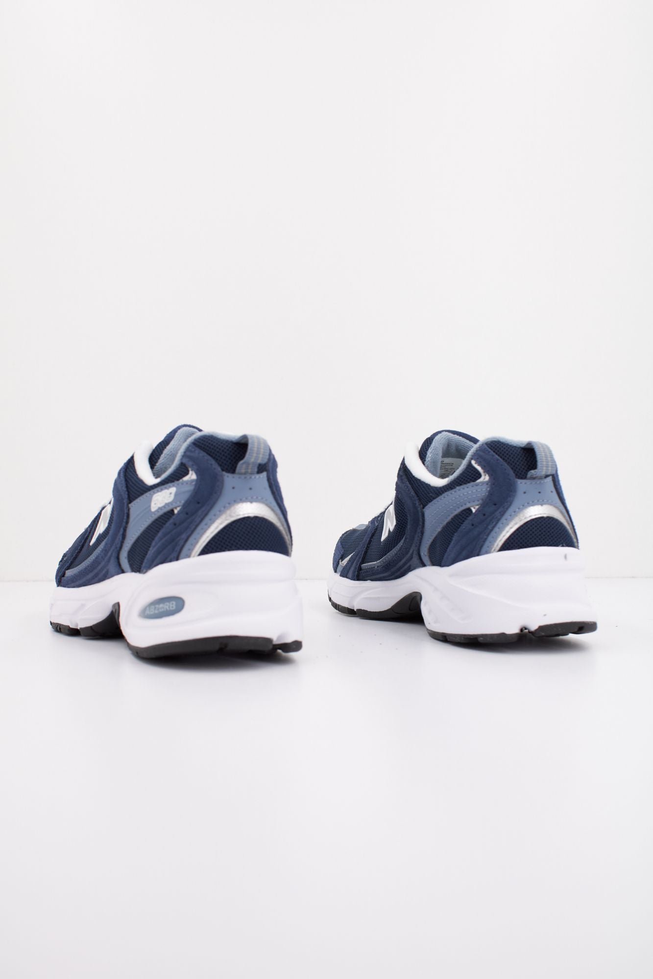 NEW BALANCE MR530 CA en color AZUL (3)