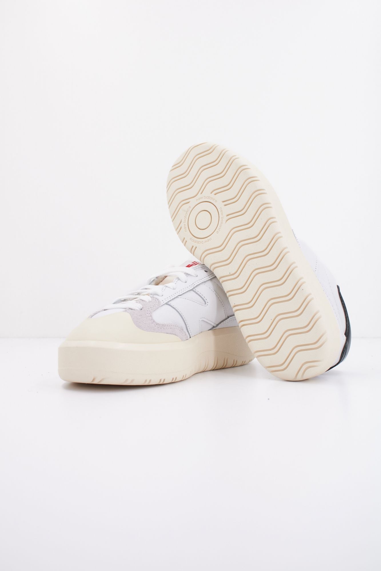 NEW BALANCE CT302 OD en color BLANCO (4)