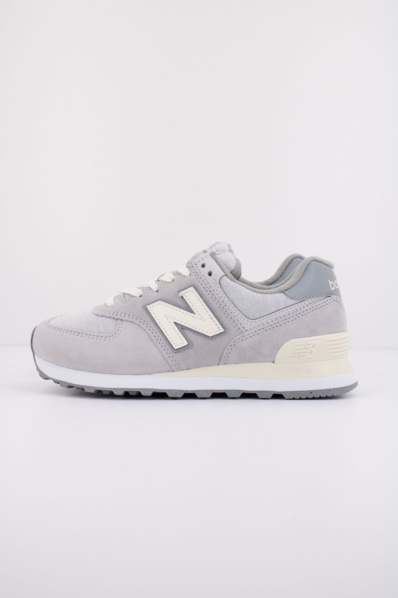 NEW BALANCE U574 GBG en color GRIS (1)
