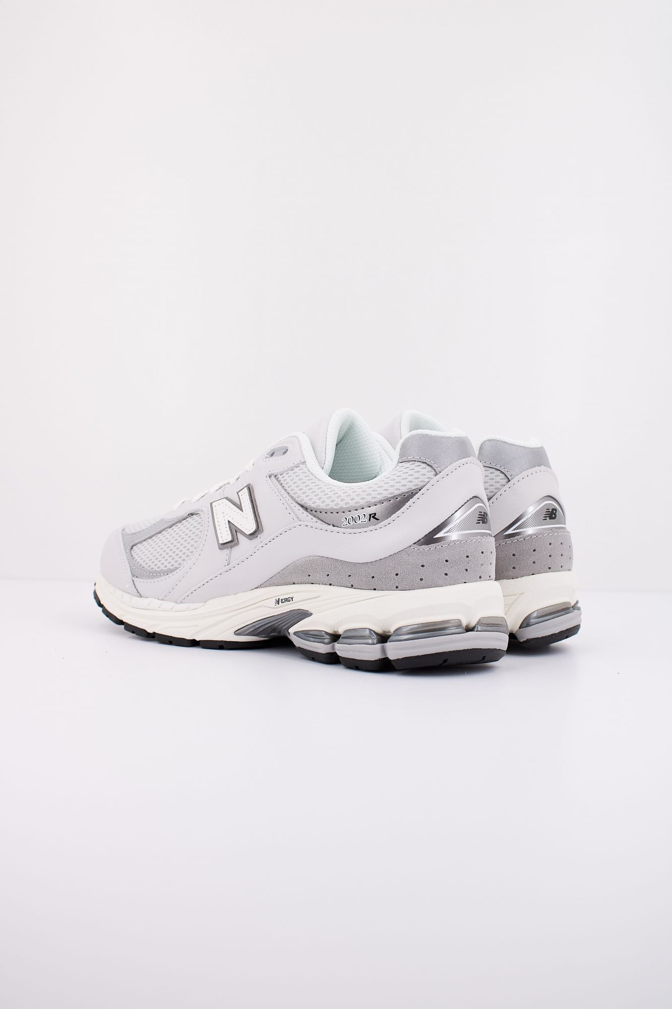 NEW BALANCE M2002 RPP en color GRIS (4)
