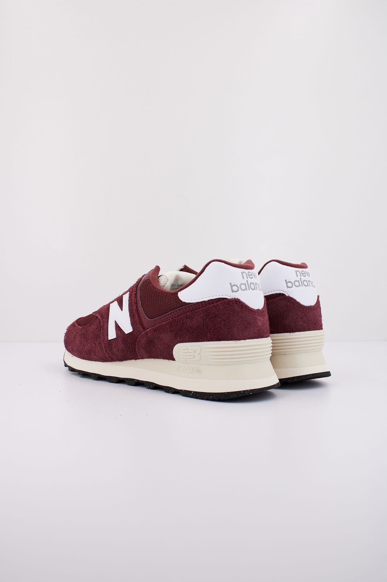 NEW BALANCE U574 RBK en color BURDEOS (4)