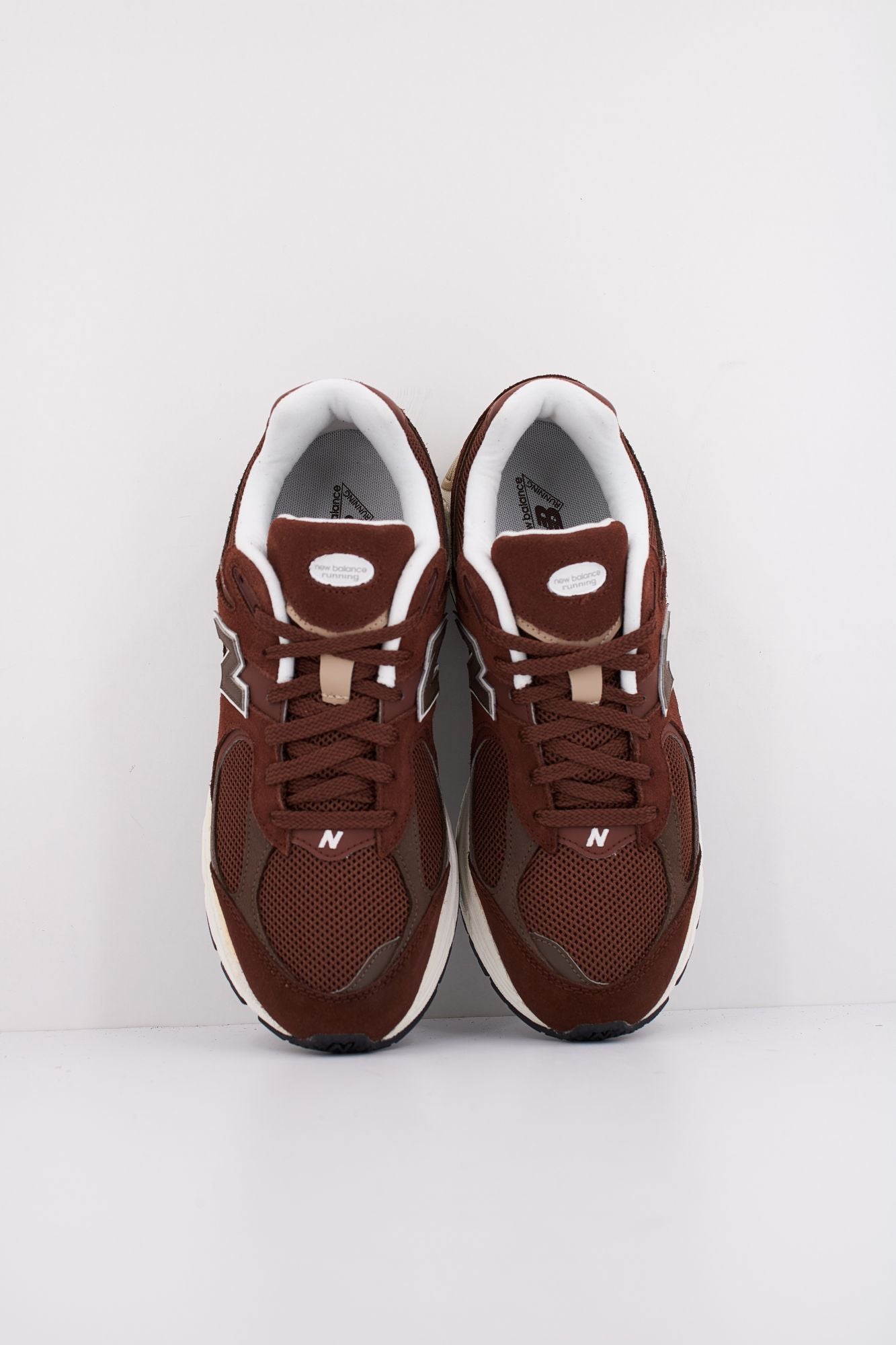 NEW BALANCE M2002 RFF en color MARRON (3)