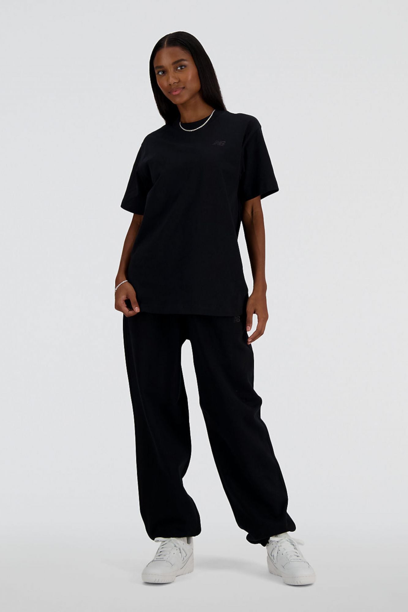 NEW BALANCE ATHLETICS JERSEY T-SHIRT en color NEGRO (4)