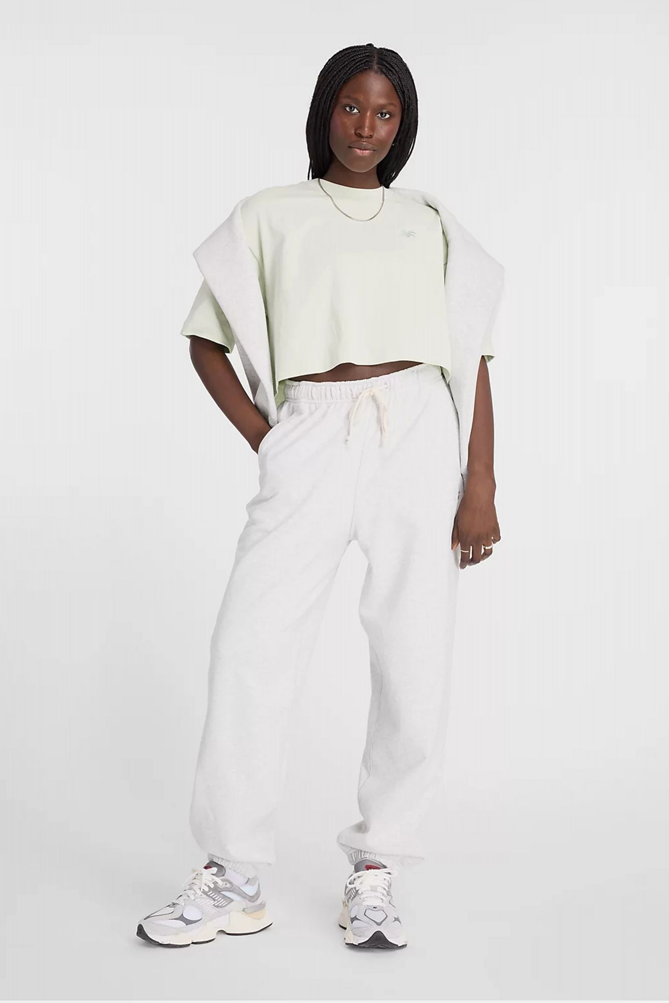 NEW BALANCE LOGO OVERSIZED JERSEY T-SHI en color VERDE (4)