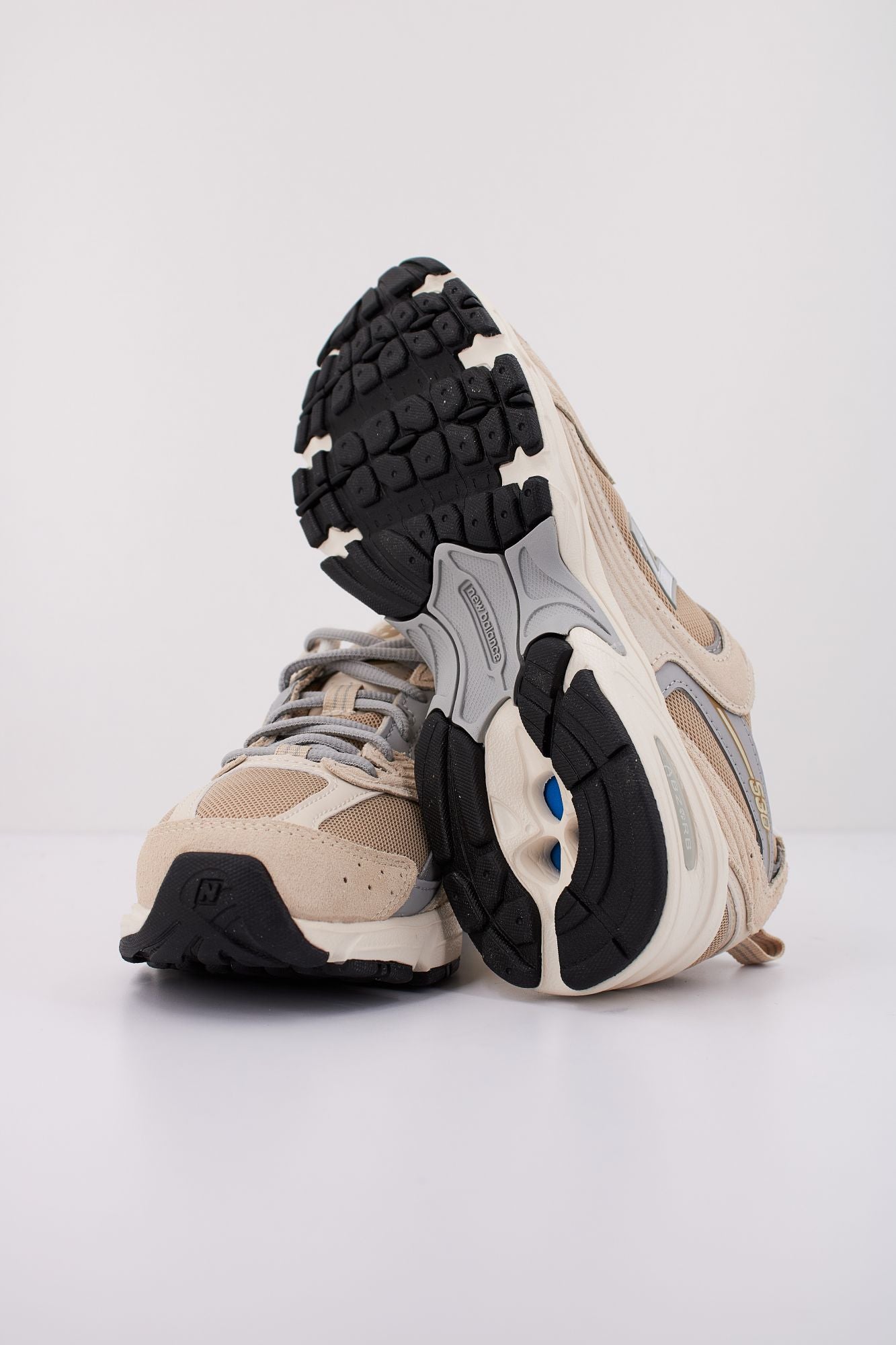 NEW BALANCE MR530 CP en color BEIS (5)