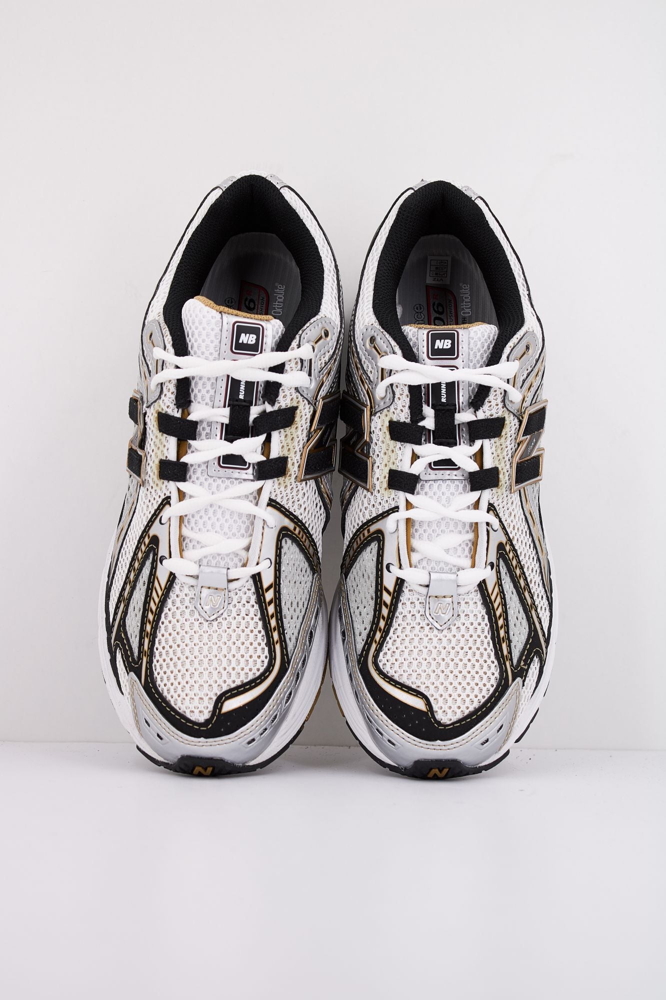 NEW BALANCE M1906 en color BLANCO (3)