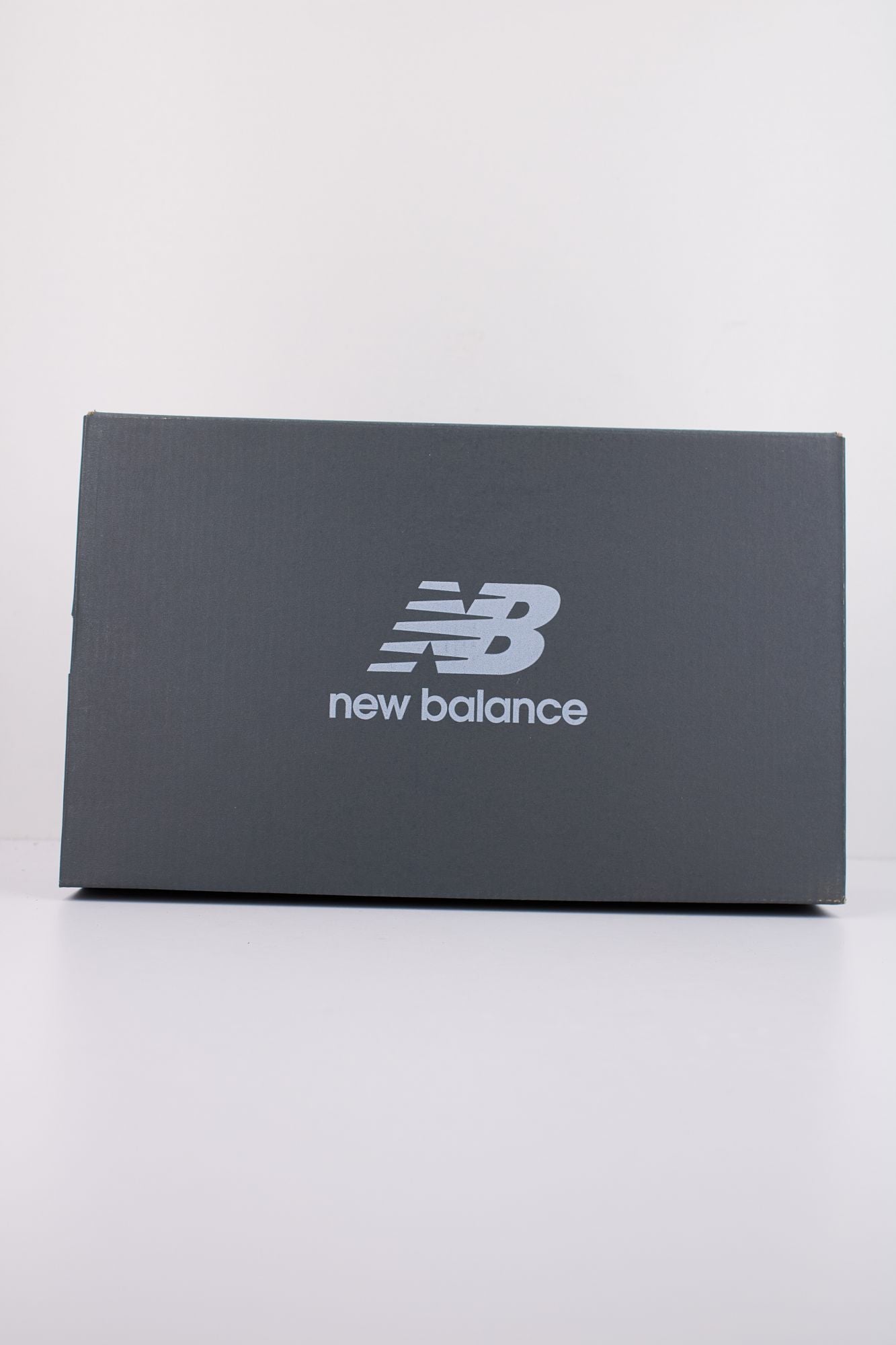 NEW BALANCE U9060 en color BEIS (6)