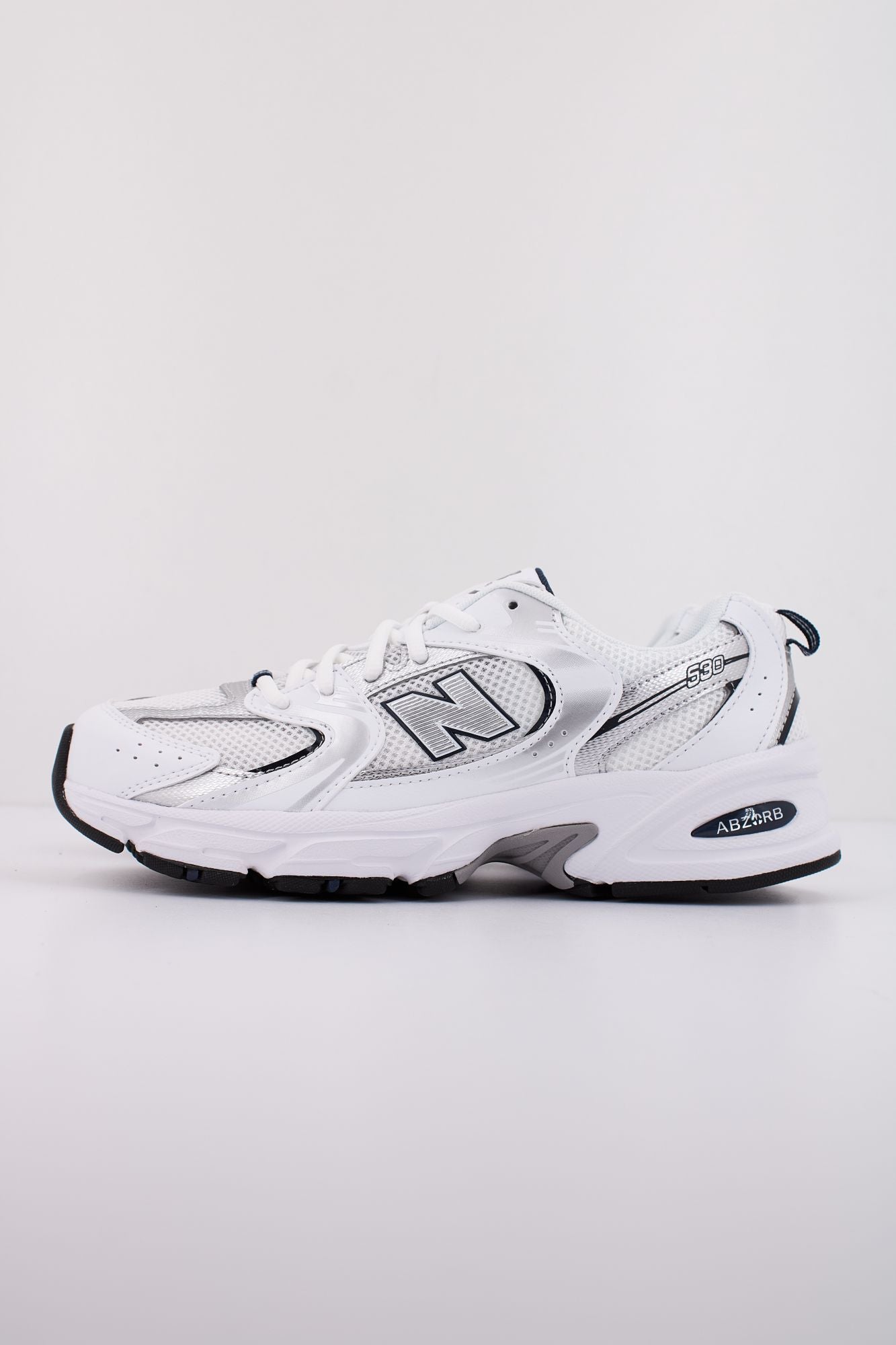 NEW BALANCE GR530 SB1 en color BLANCO (1)