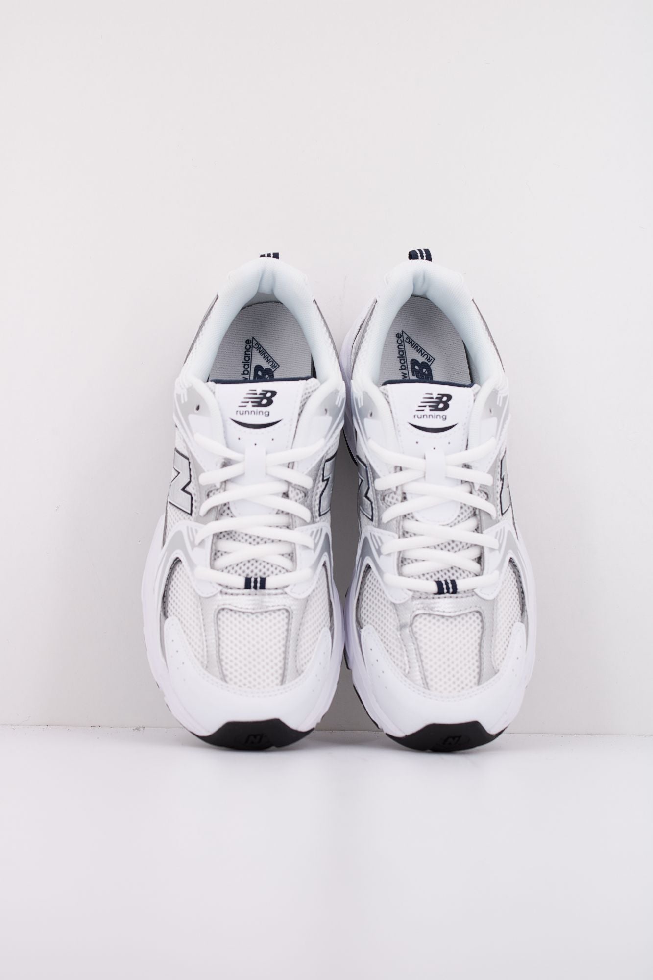 NEW BALANCE GR530 SB1 en color BLANCO (3)