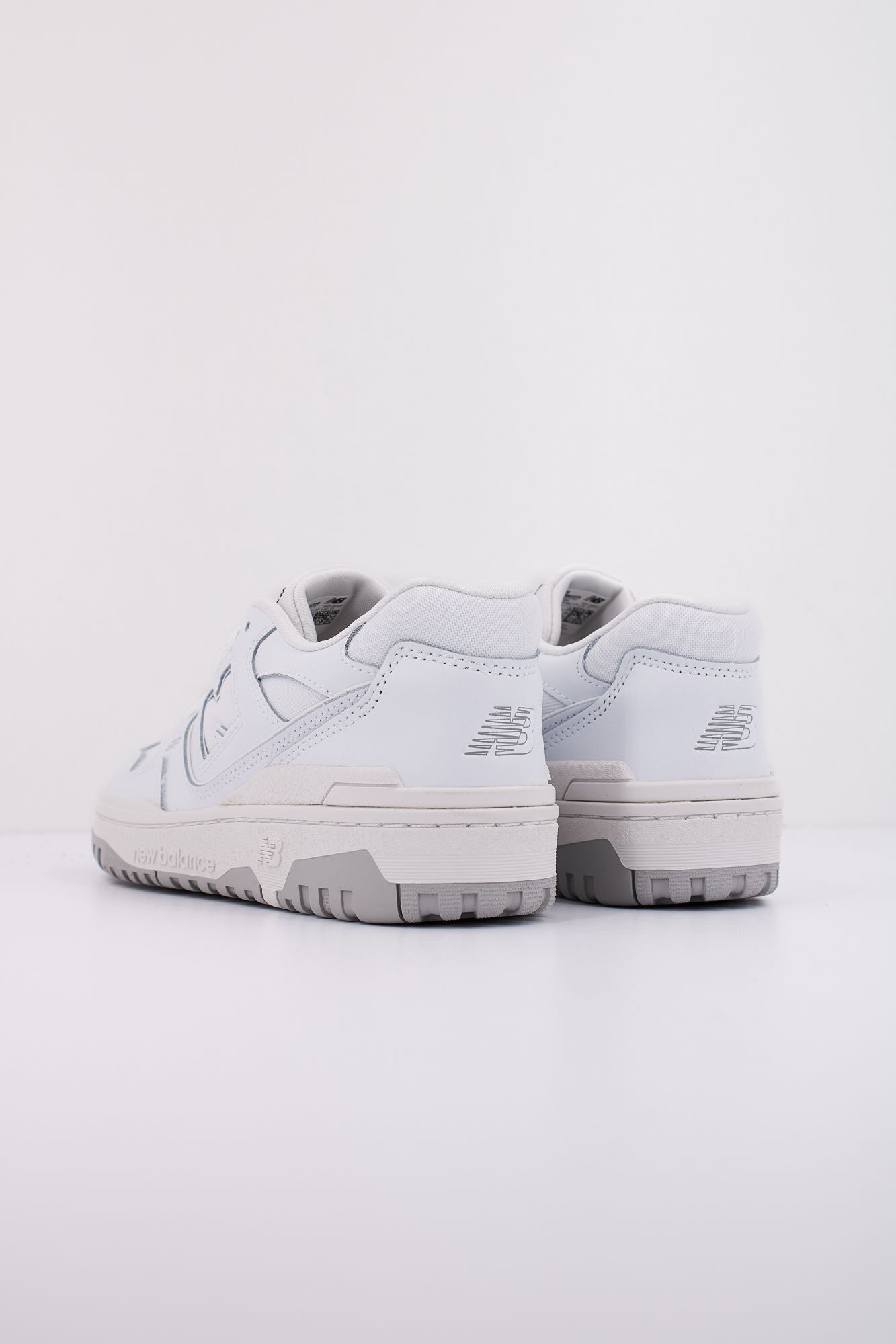 NEW BALANCE GSB550 en color BLANCO (4)