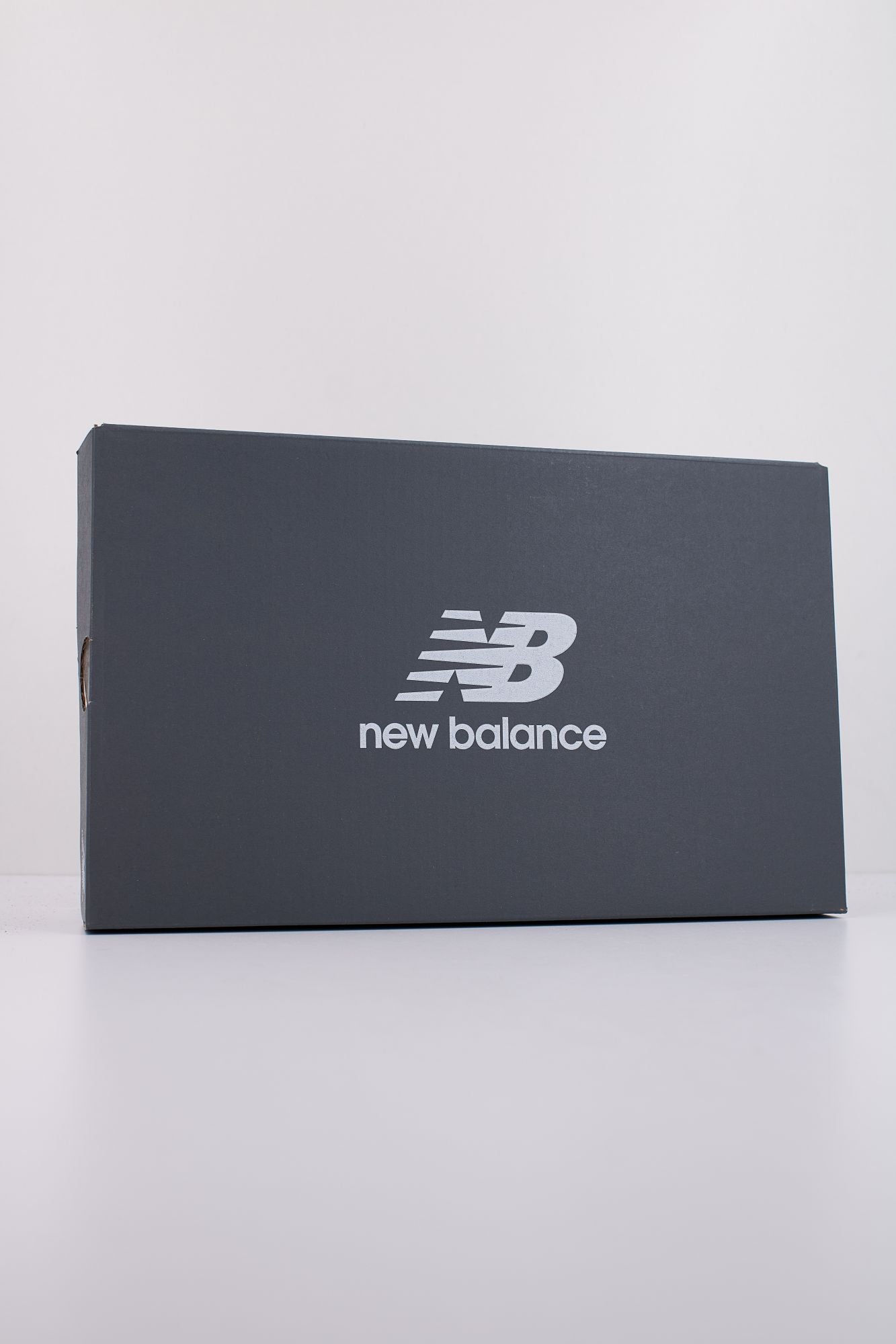 NEW BALANCE GSB550 en color BLANCO (6)