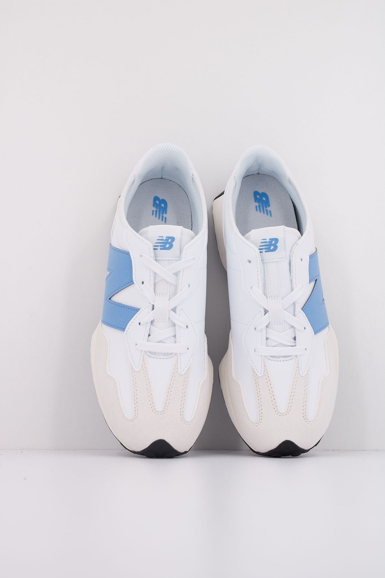 NEW BALANCE GS327 SW KIDS en color BLANCO (3)