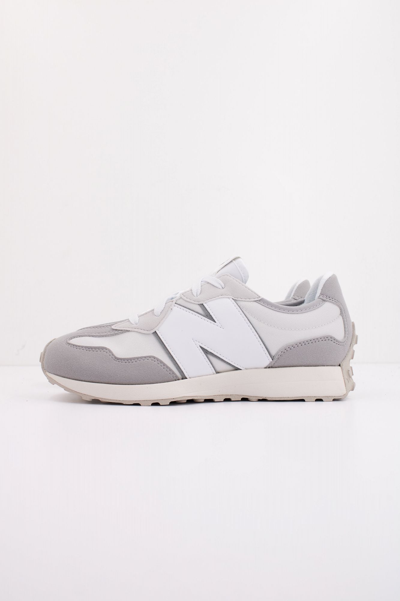 NEW BALANCE GS327 GM KIDS en color GRIS (1)