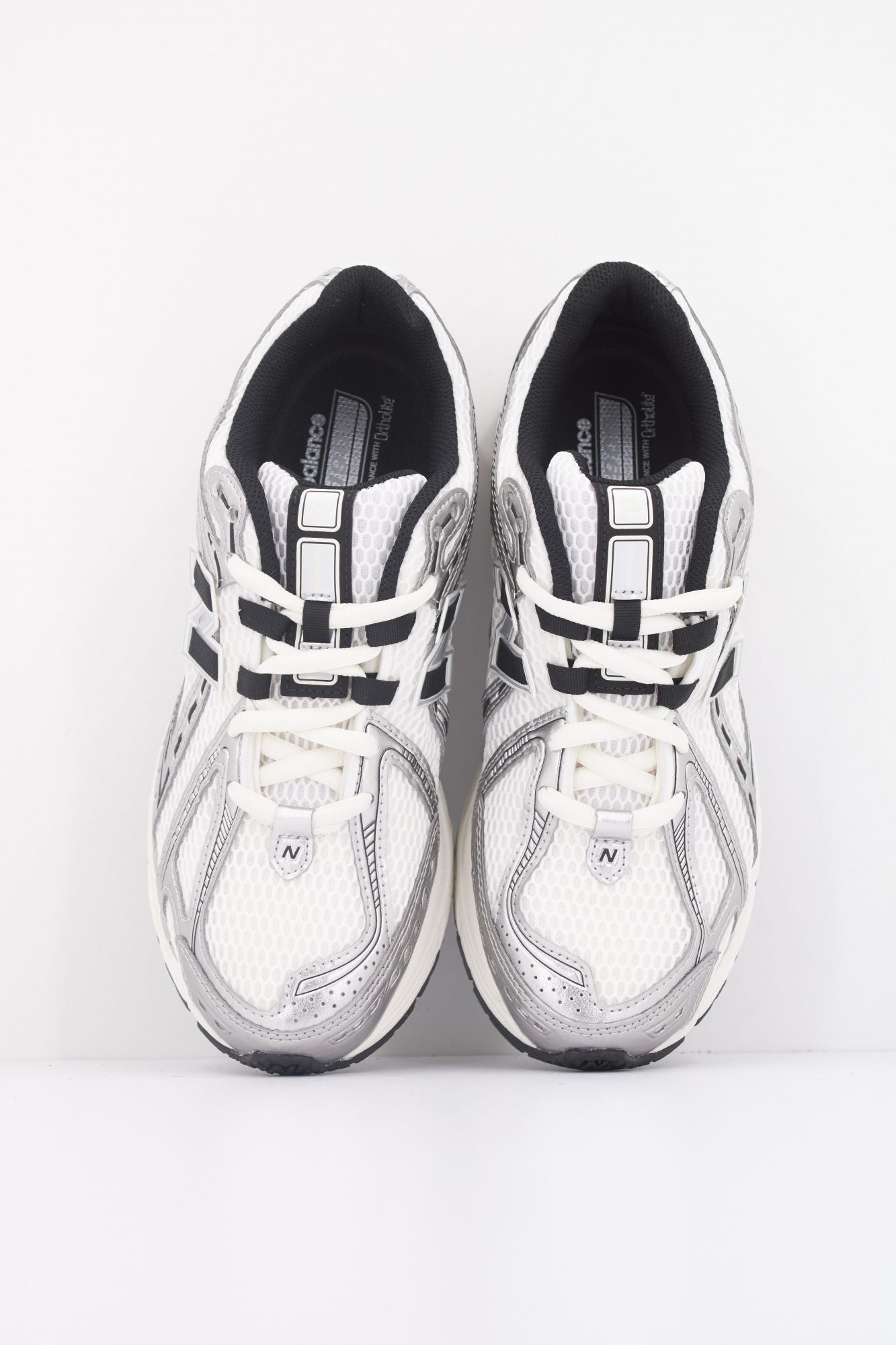 NEW BALANCE M1906 en color BLANCO (3)
