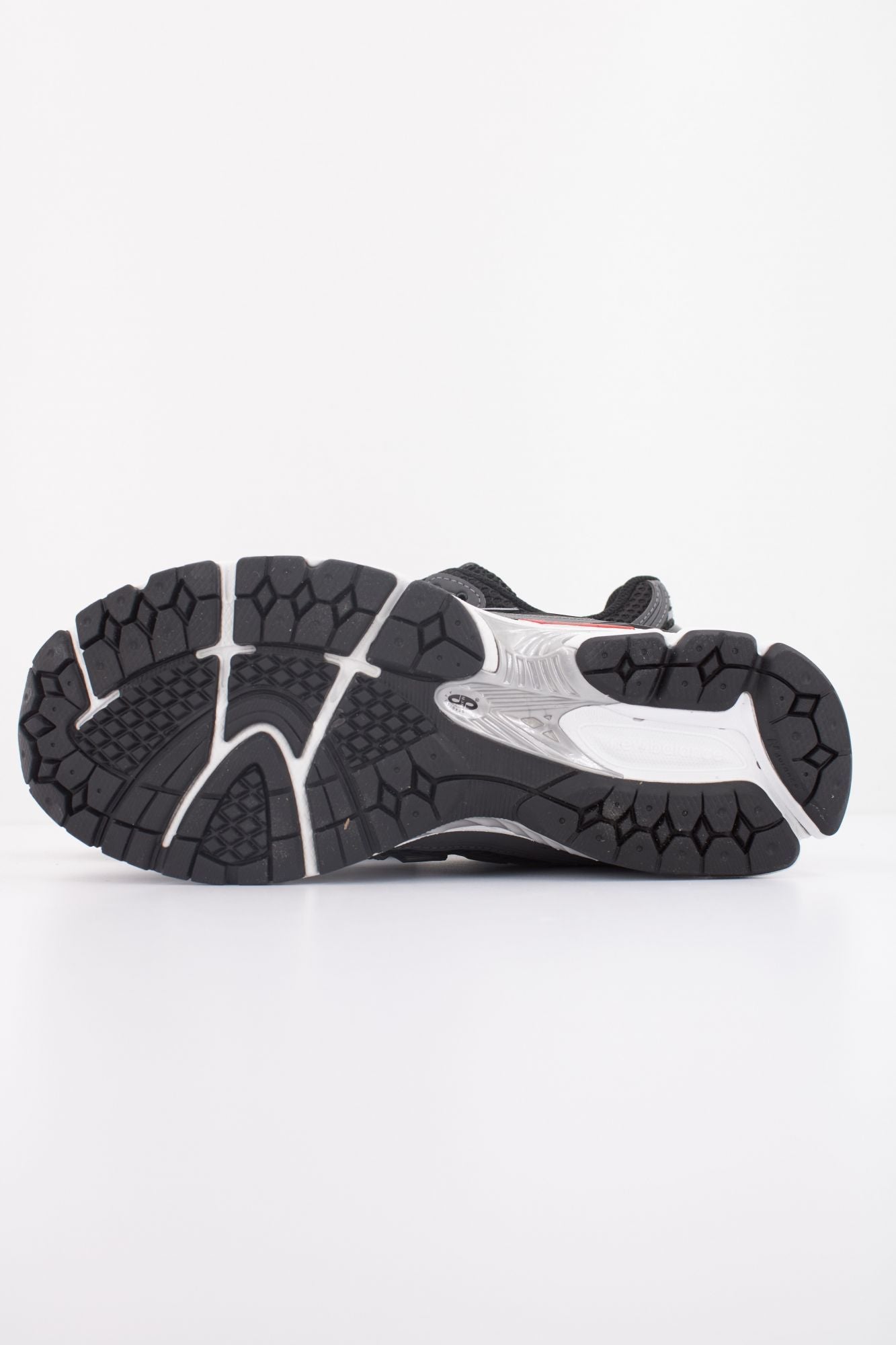 NEW BALANCE U1906 en color NEGRO (5)