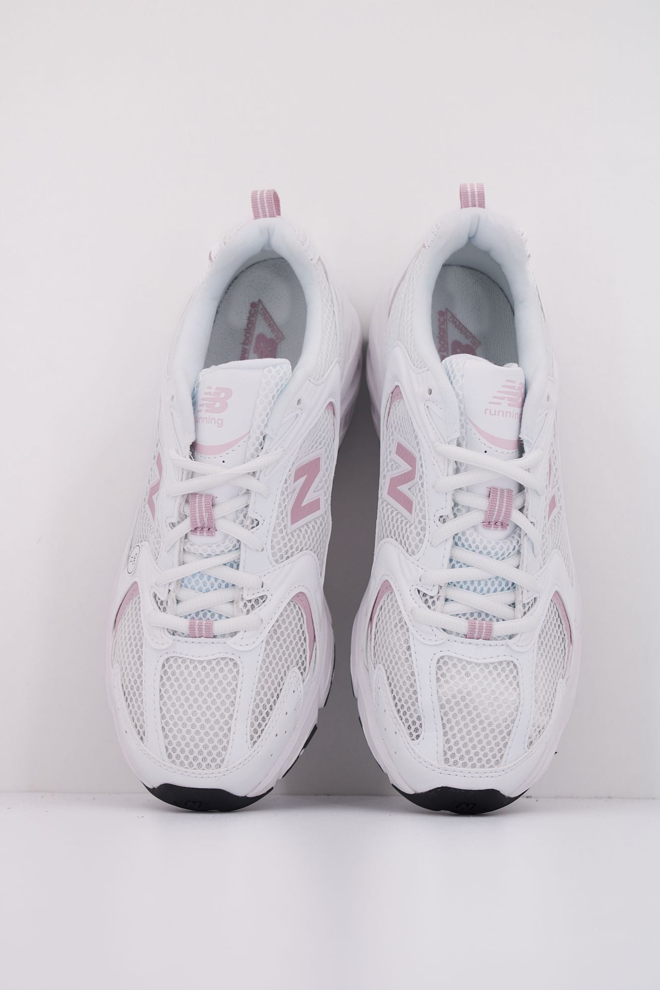 NEW BALANCE U530 CSA en color BLANCO (3)