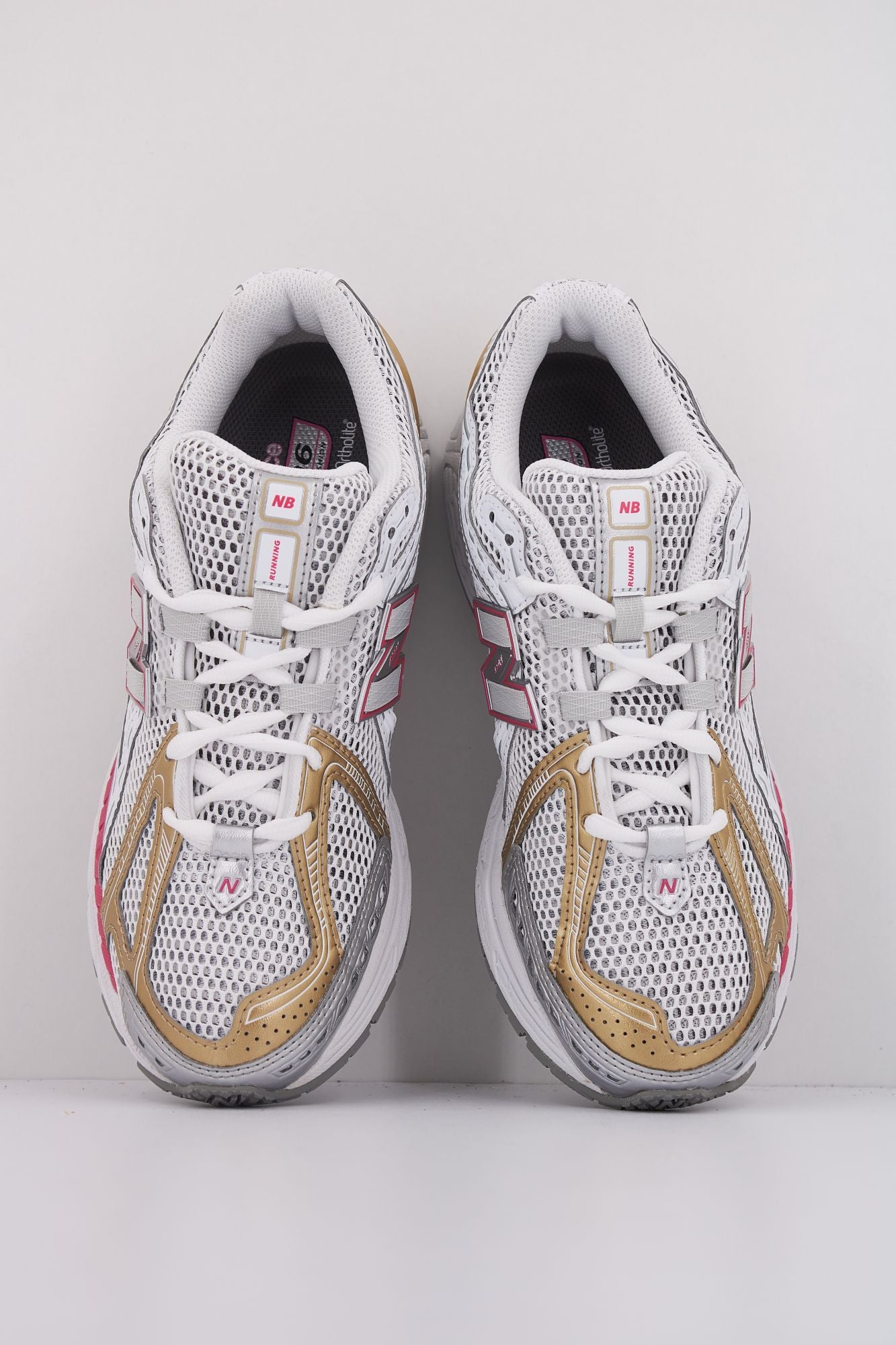 NEW BALANCE U1906 RCH en color BLANCO (3)