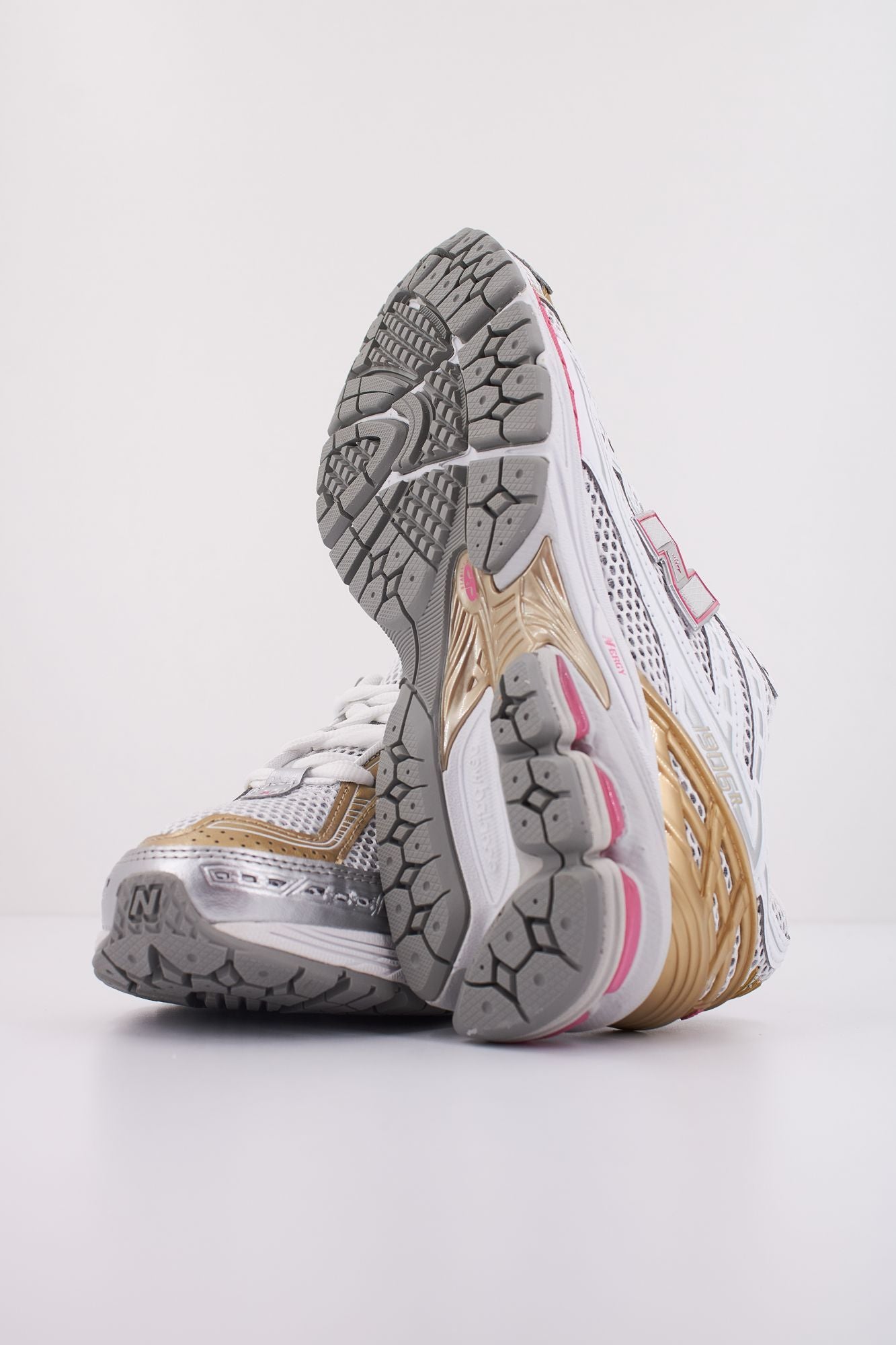 NEW BALANCE U1906 RCH en color BLANCO (5)