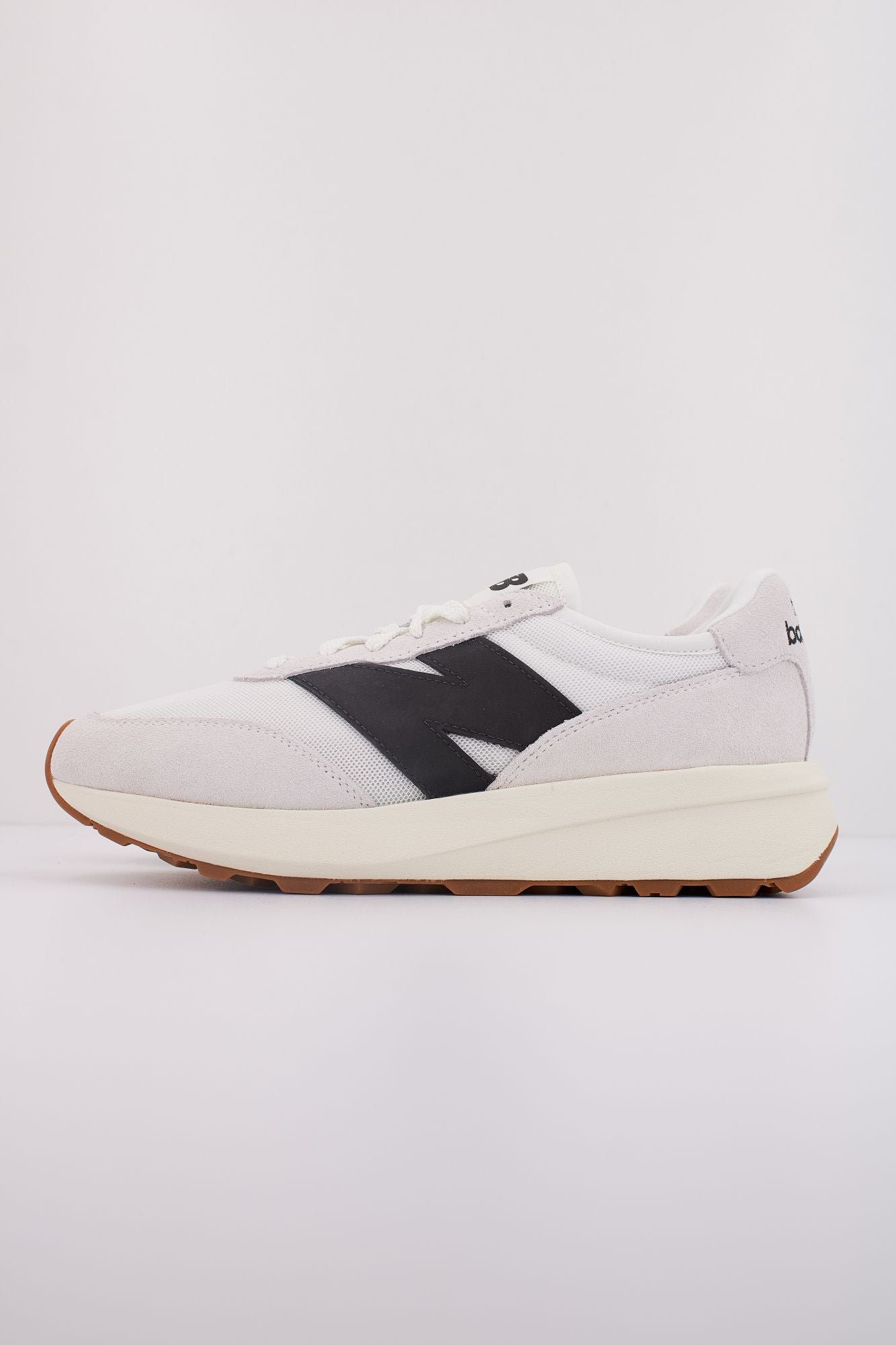 NEW BALANCE U370 CA en color BLANCO (1)