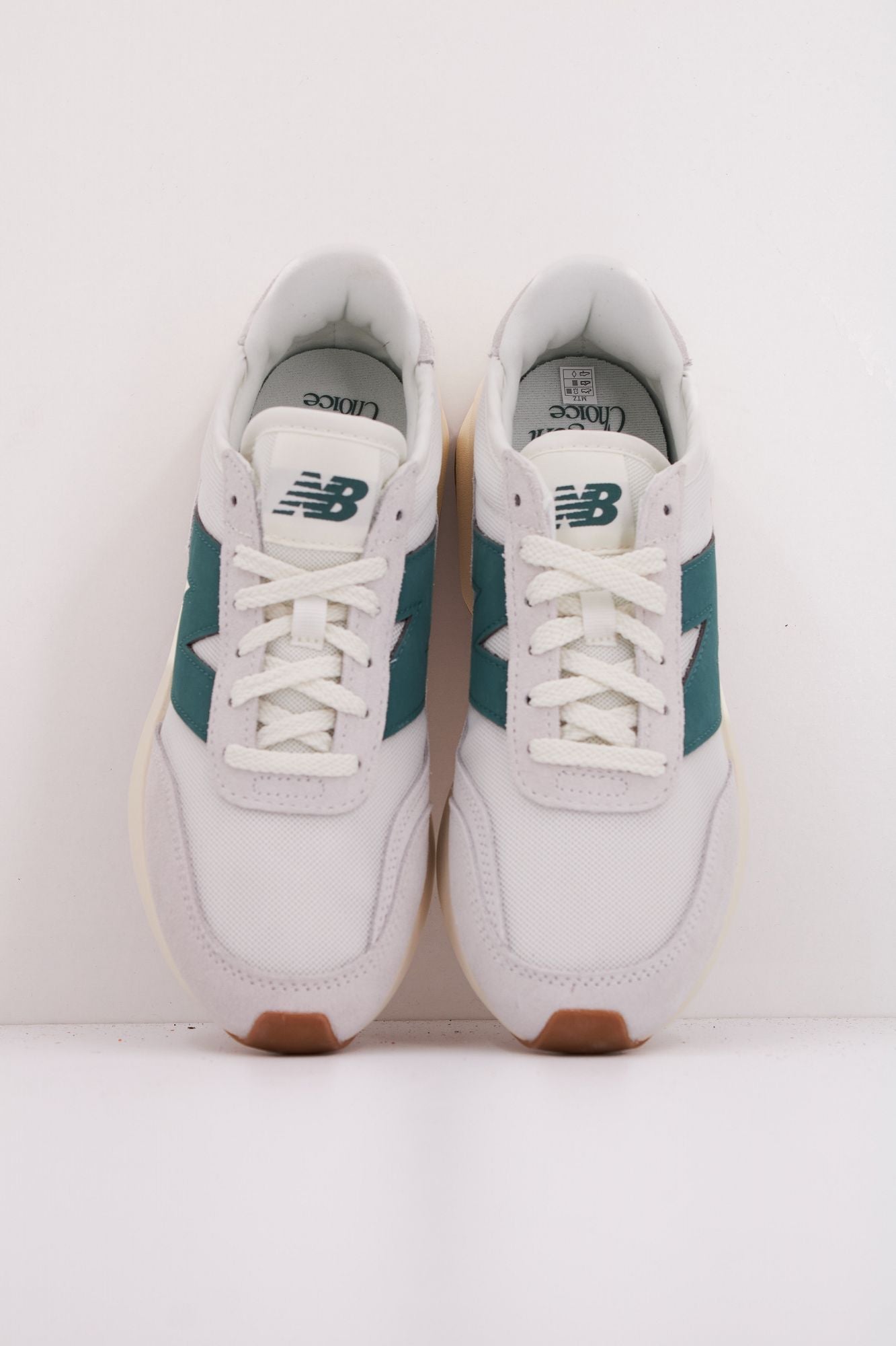NEW BALANCE U370 en color BLANCO (3)