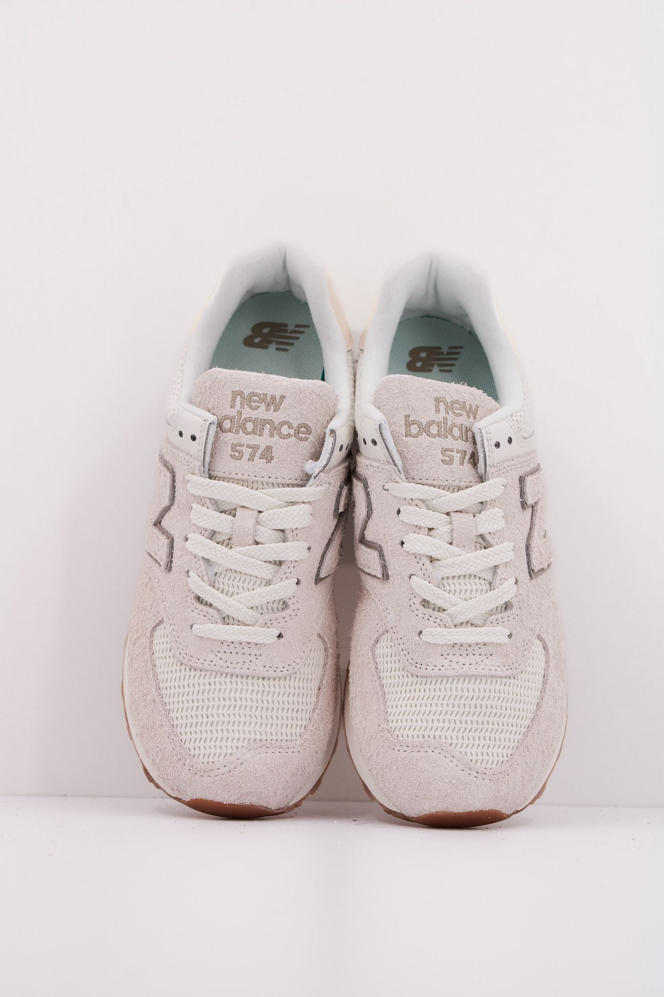 NEW BALANCE WL574 en color BEIS (3)