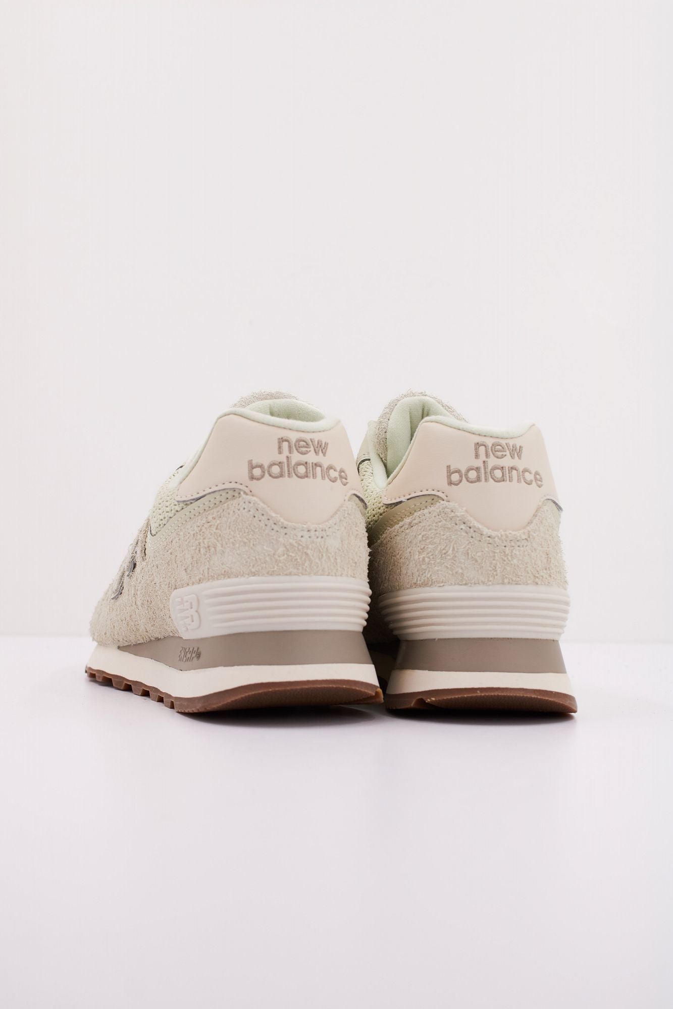 NEW BALANCE WL574 en color VERDE (4)