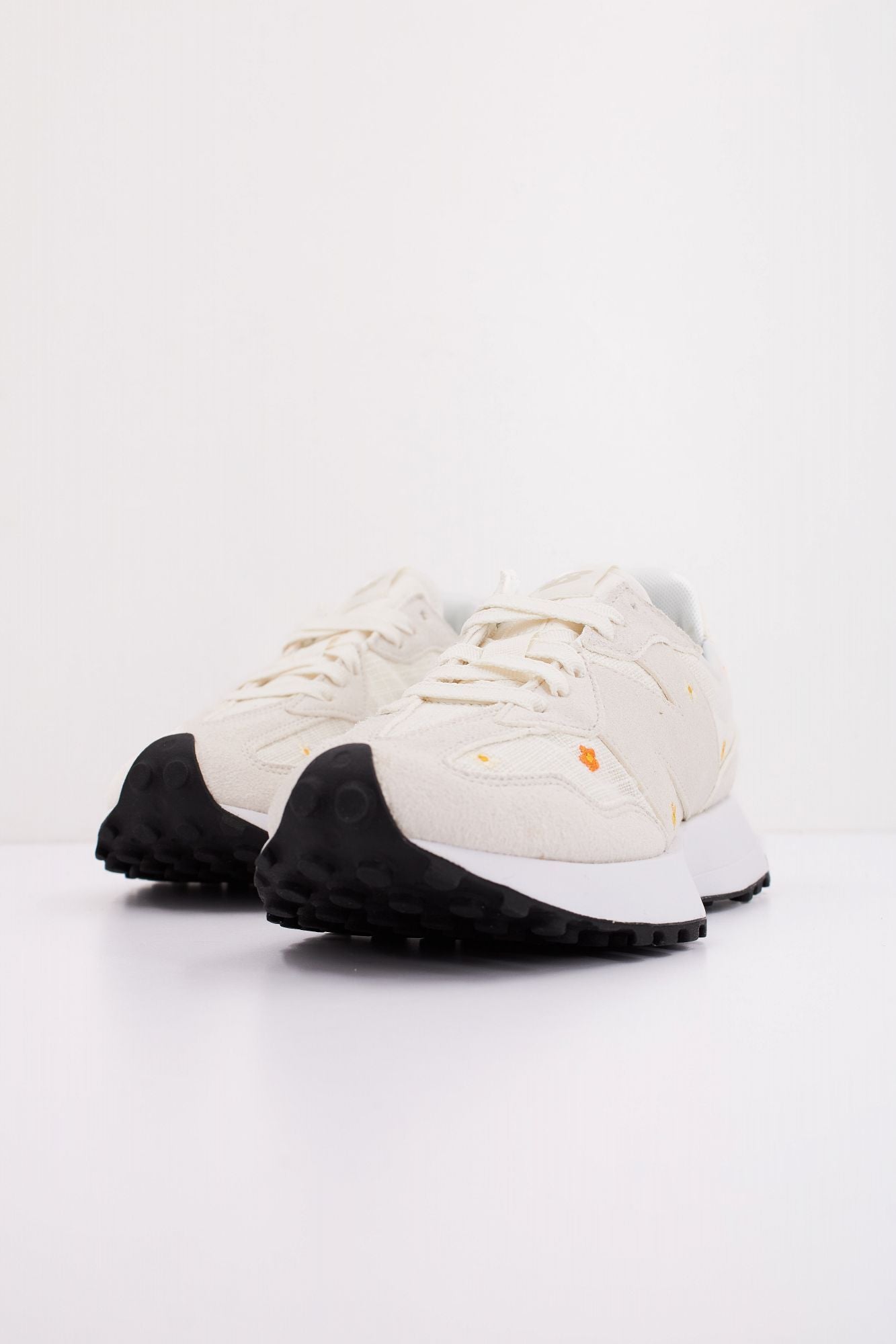 NEW BALANCE WS327 DCA en color BLANCO (2)
