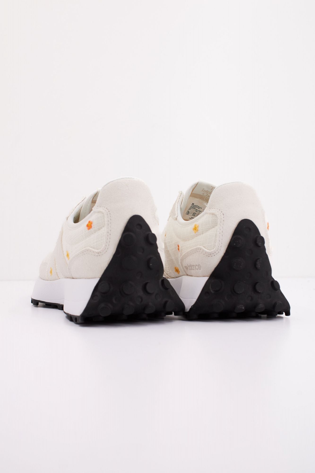 NEW BALANCE WS327 DCA en color BLANCO (4)
