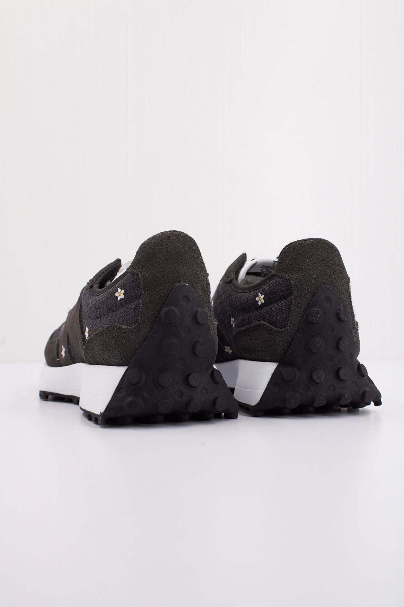 NEW BALANCE WS327 DCB en color GRIS (4)