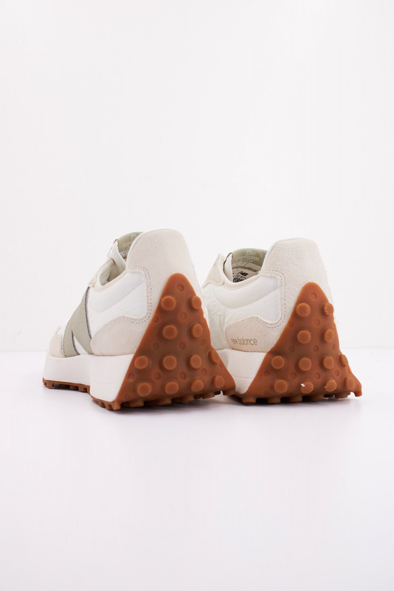 NEW BALANCE WS327 FTB en color BLANCO (4)