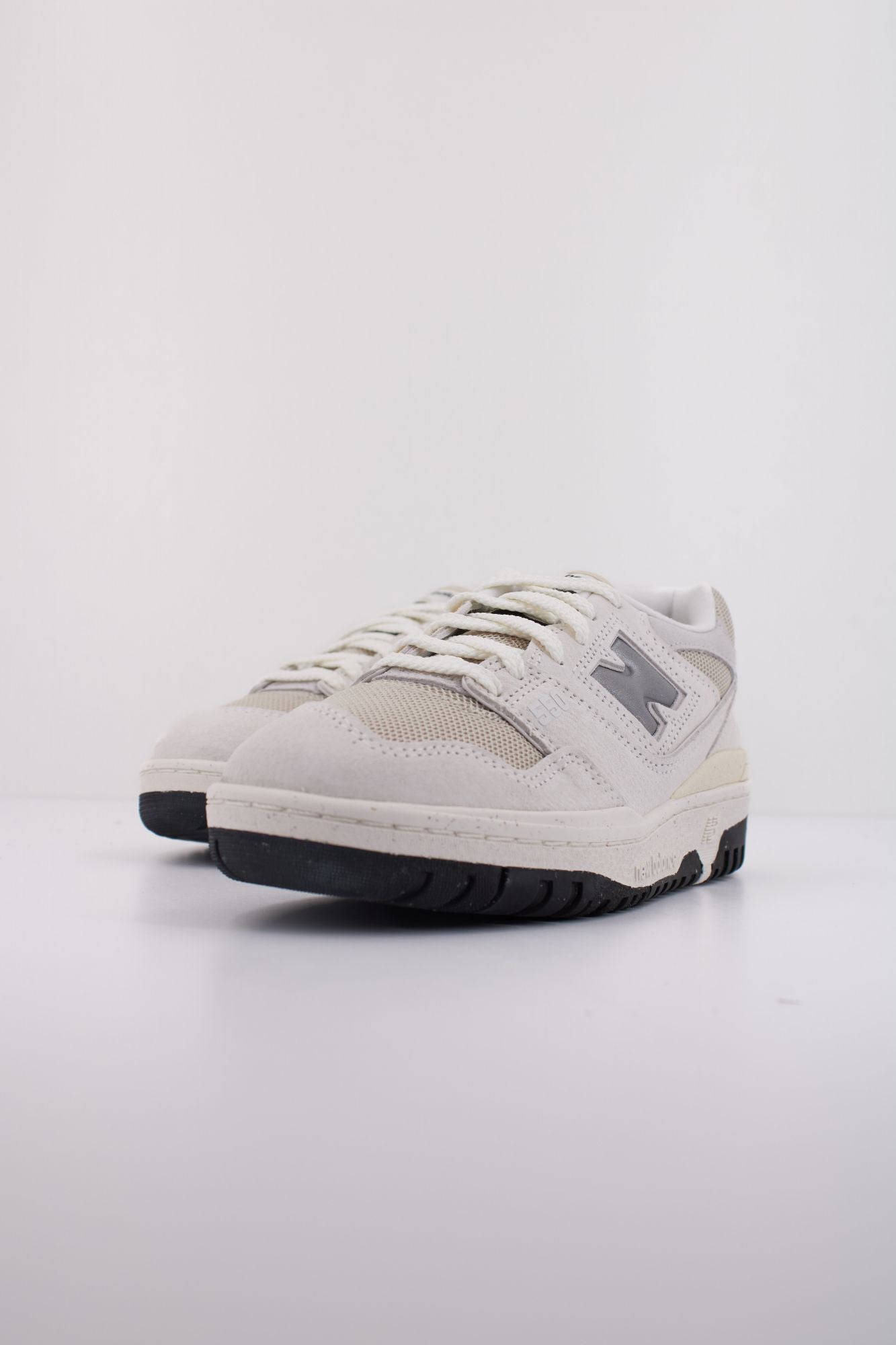 NEW BALANCE BBW550 en color BLANCO (2)