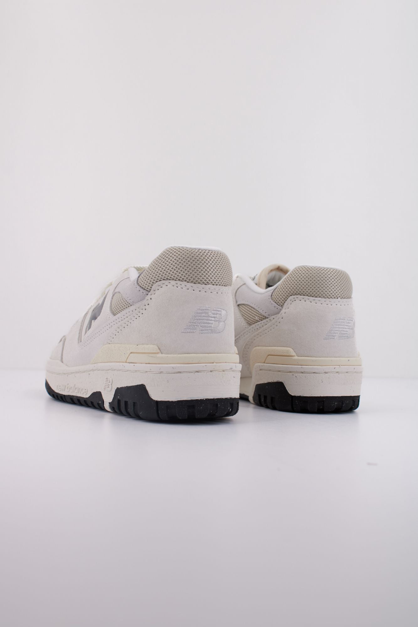 NEW BALANCE BBW550 en color BLANCO (4)