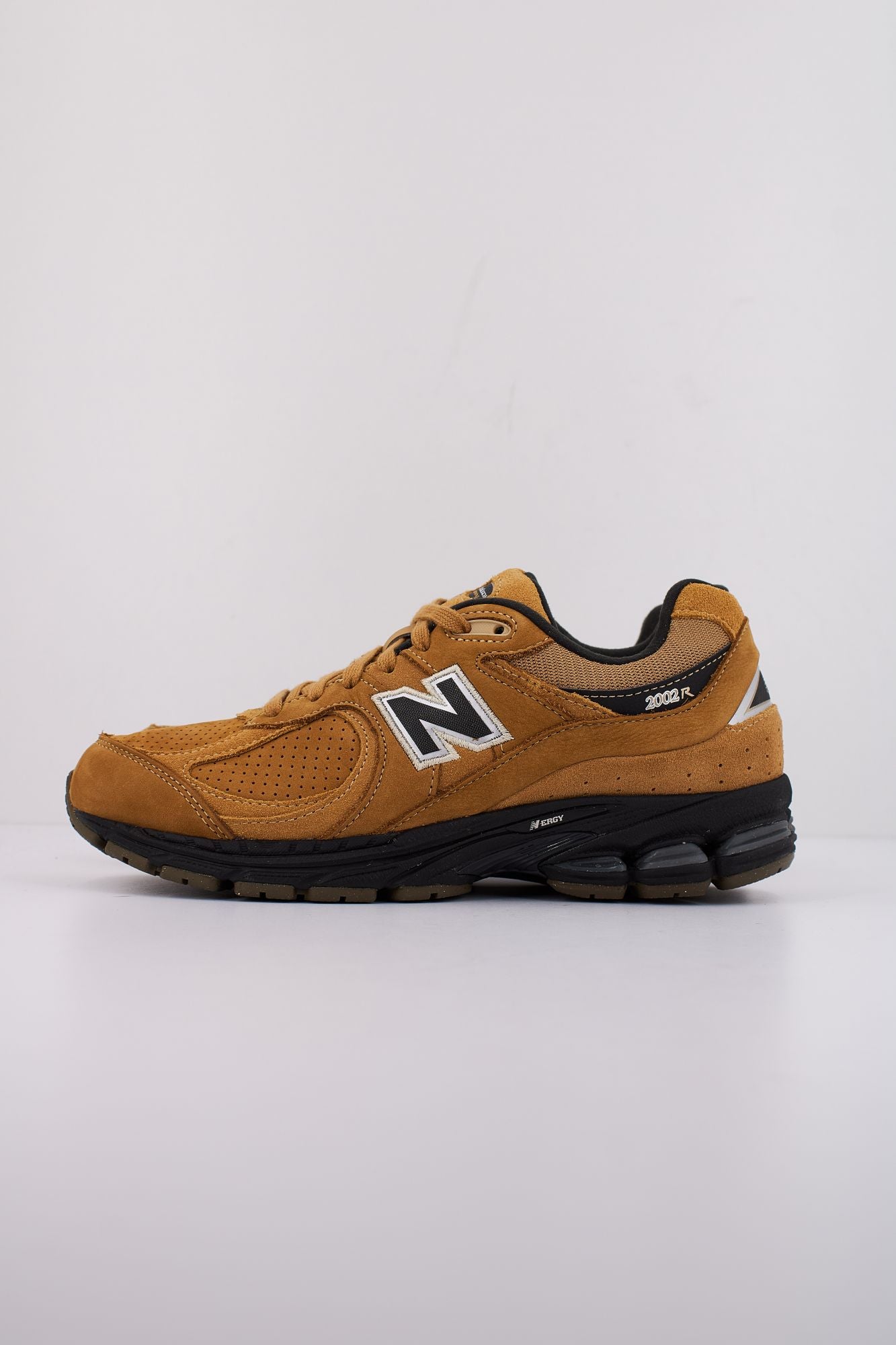 NEW BALANCE M2002 REI en color MARRON (1)