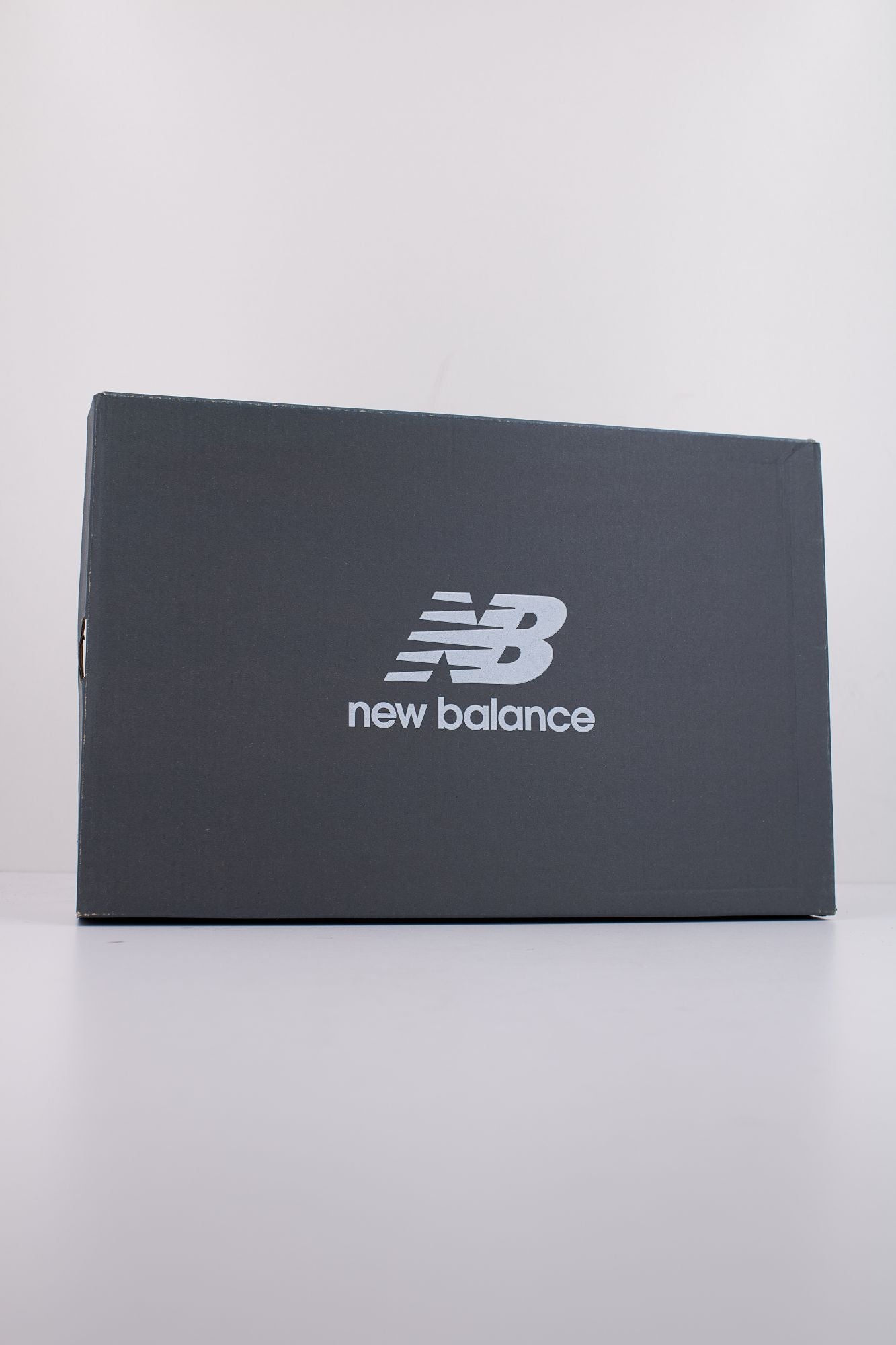 NEW BALANCE M2002 RFB en color GRIS (6)