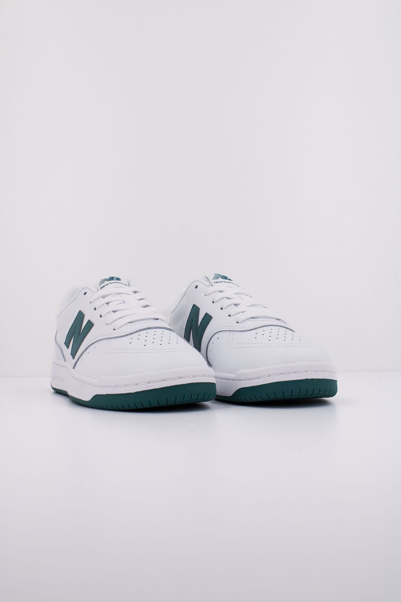 NEW BALANCE BB80 en color BLANCO (2)